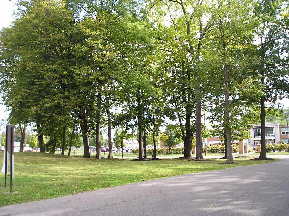 4143 Karl Rd, Columbus OH 43224-2095 exterior