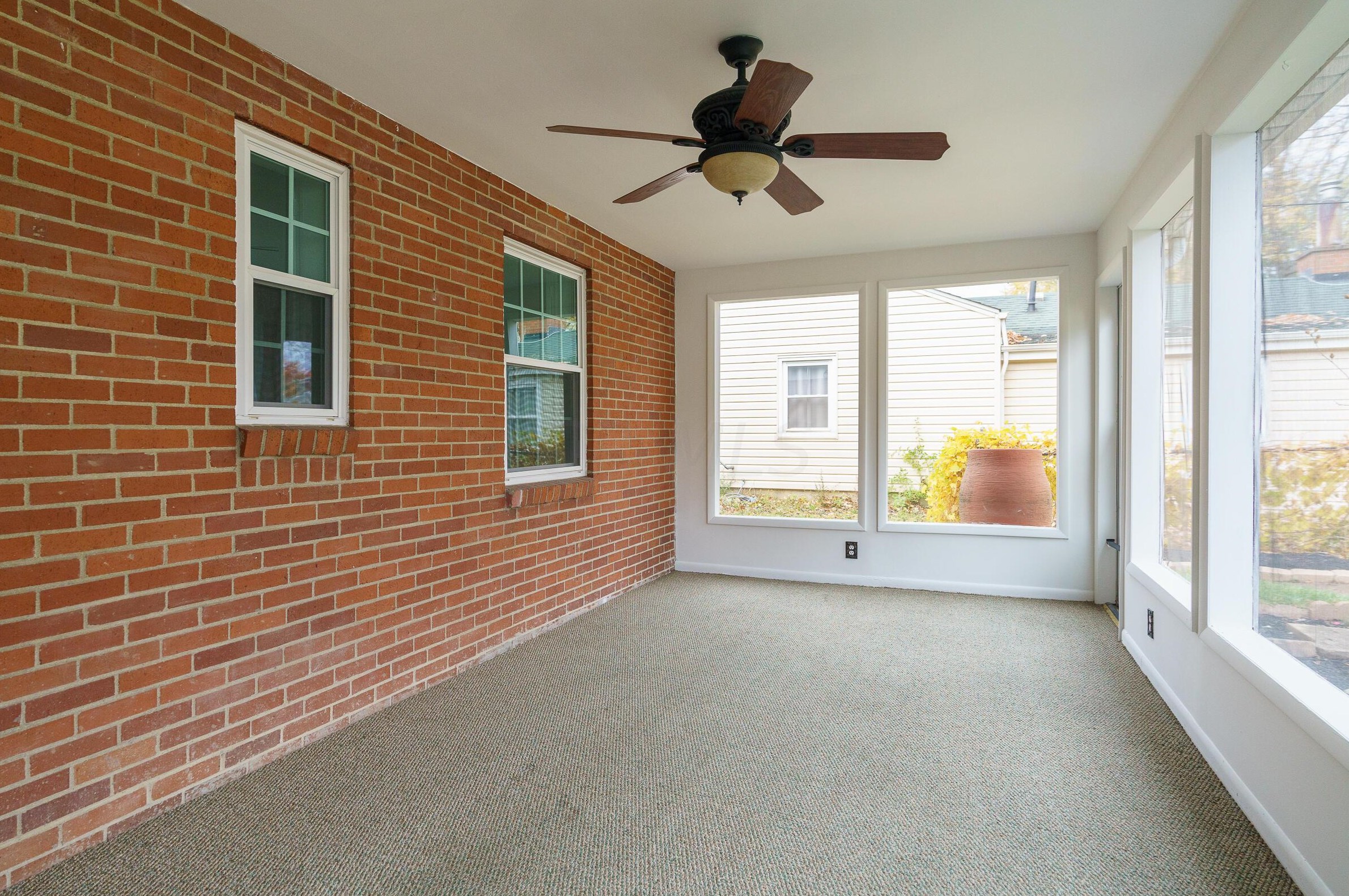 236 Danhurst Rd, Columbus OH 43228-1343 exterior