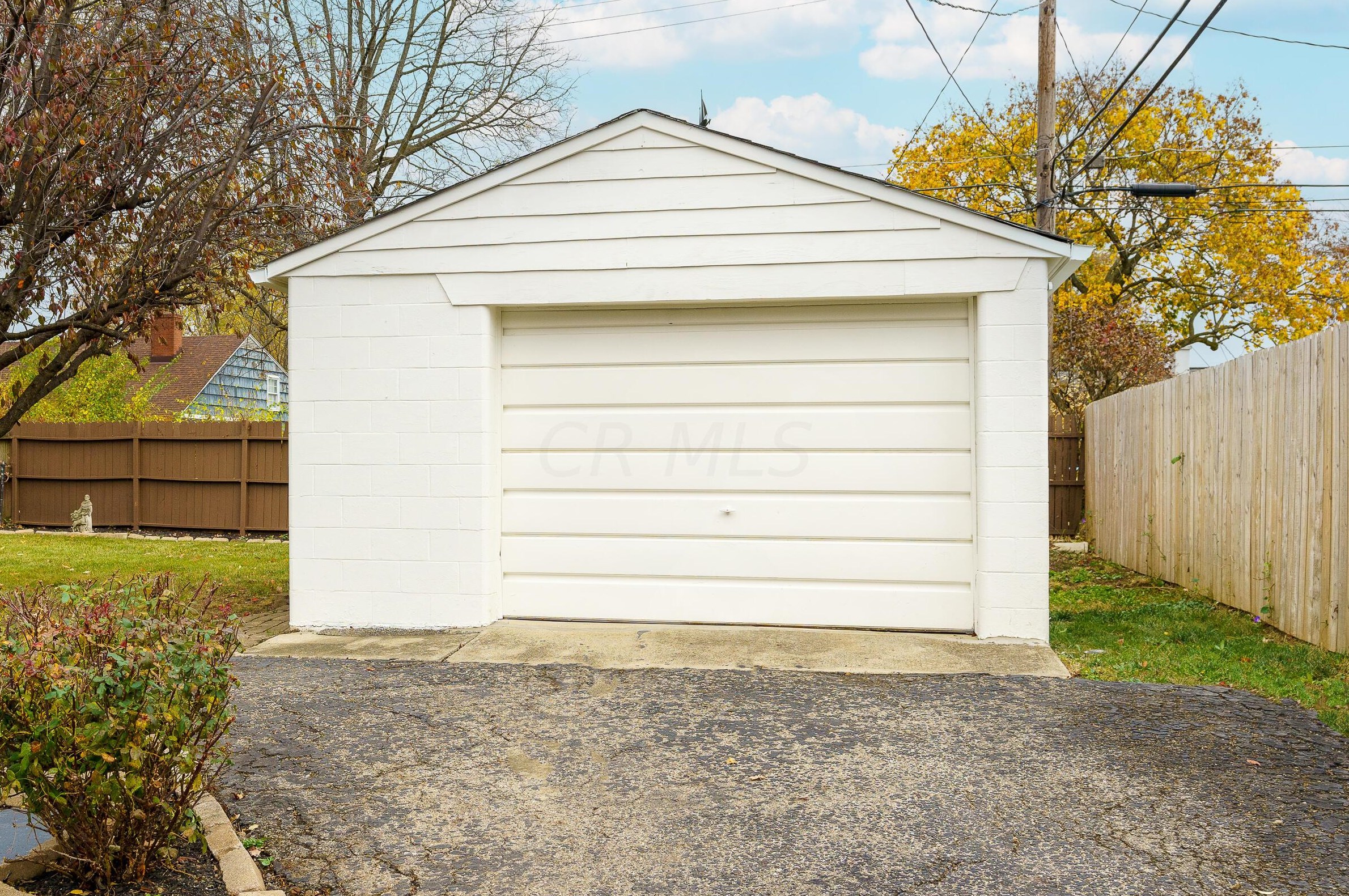 236 Danhurst Rd, Columbus OH 43228-1343 exterior