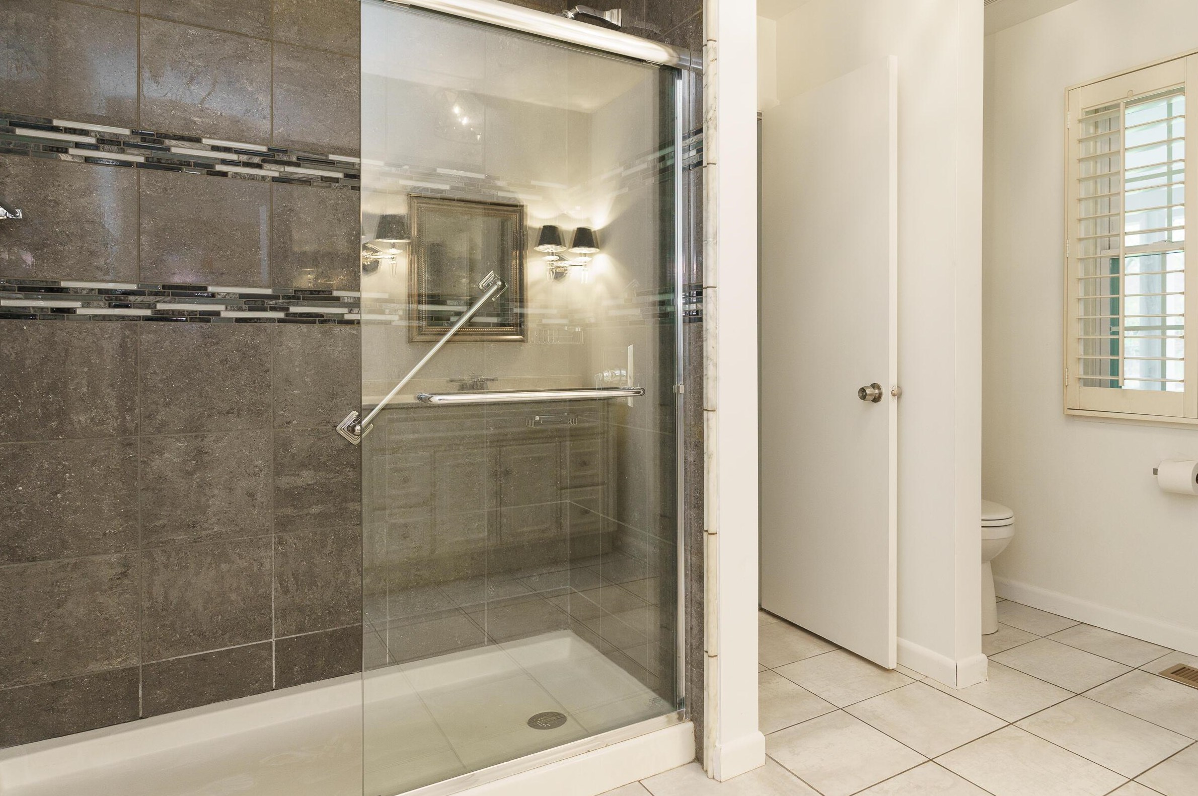 236 Danhurst Rd, Columbus OH 43228-1343 exterior