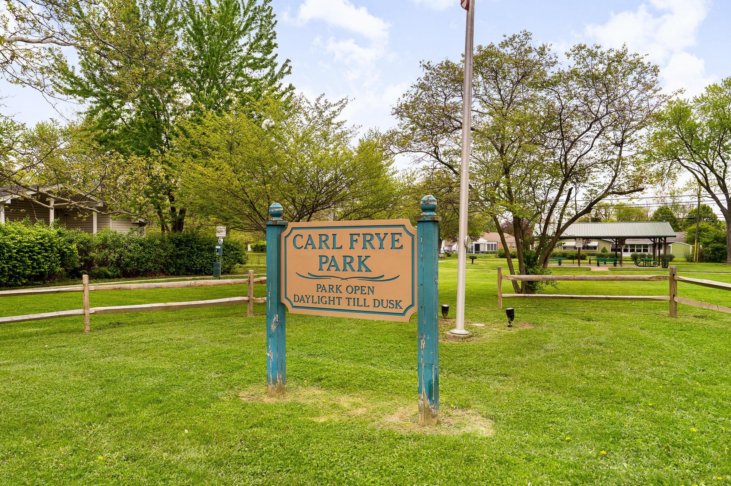 236 Danhurst Rd, Columbus OH 43228-1343 exterior