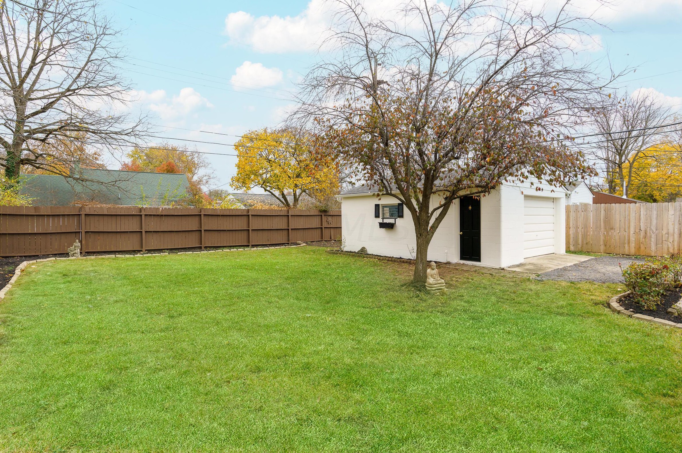 236 Danhurst Rd, Columbus OH 43228-1343 exterior