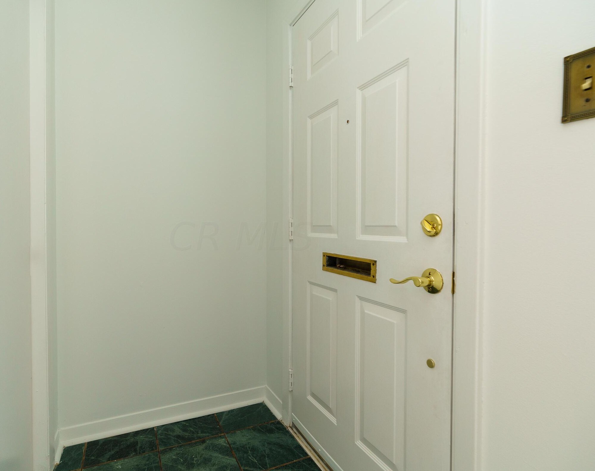 236 Danhurst Rd, Columbus OH 43228-1343 exterior