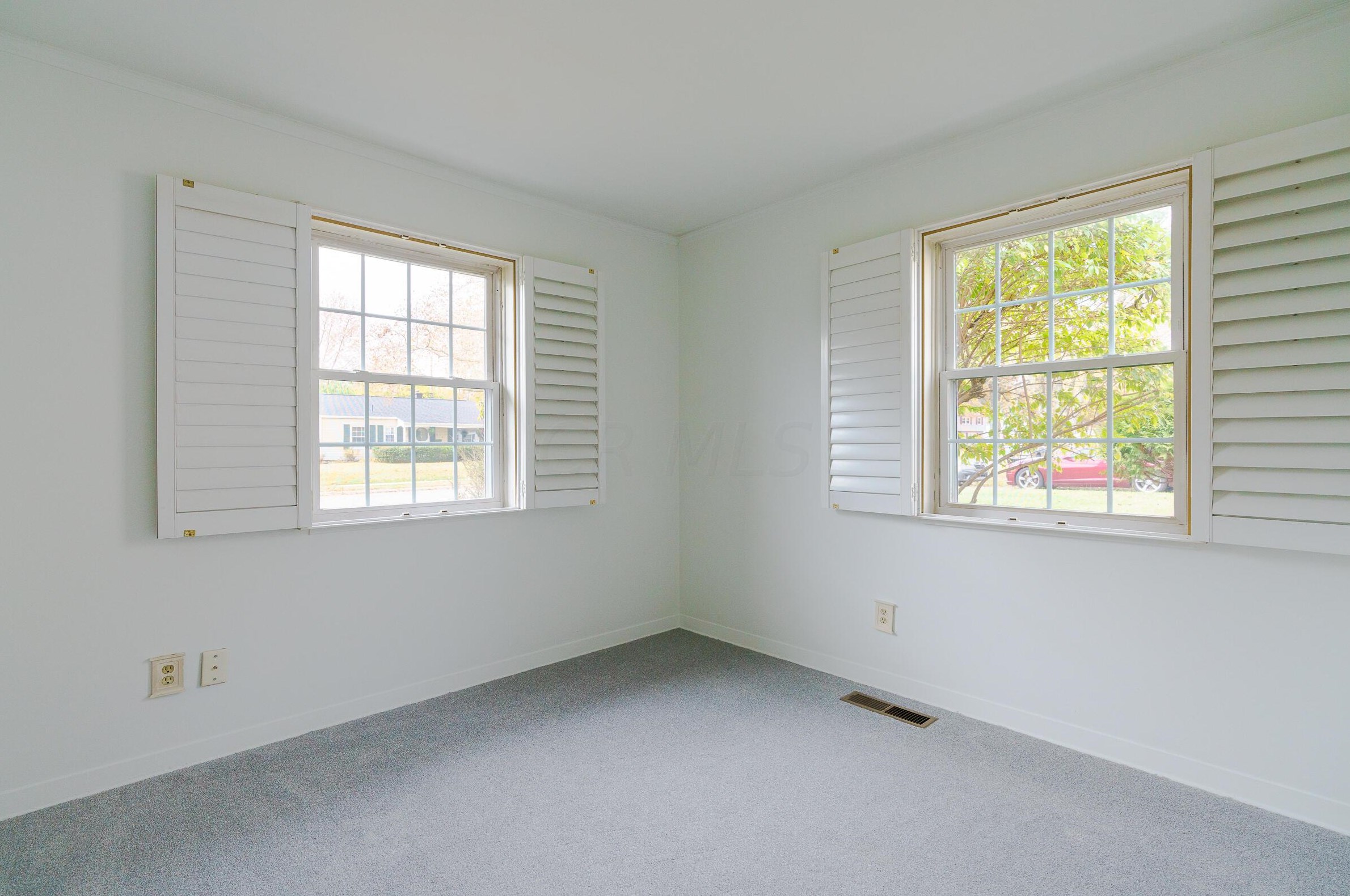 236 Danhurst Rd, Columbus OH 43228-1343 exterior