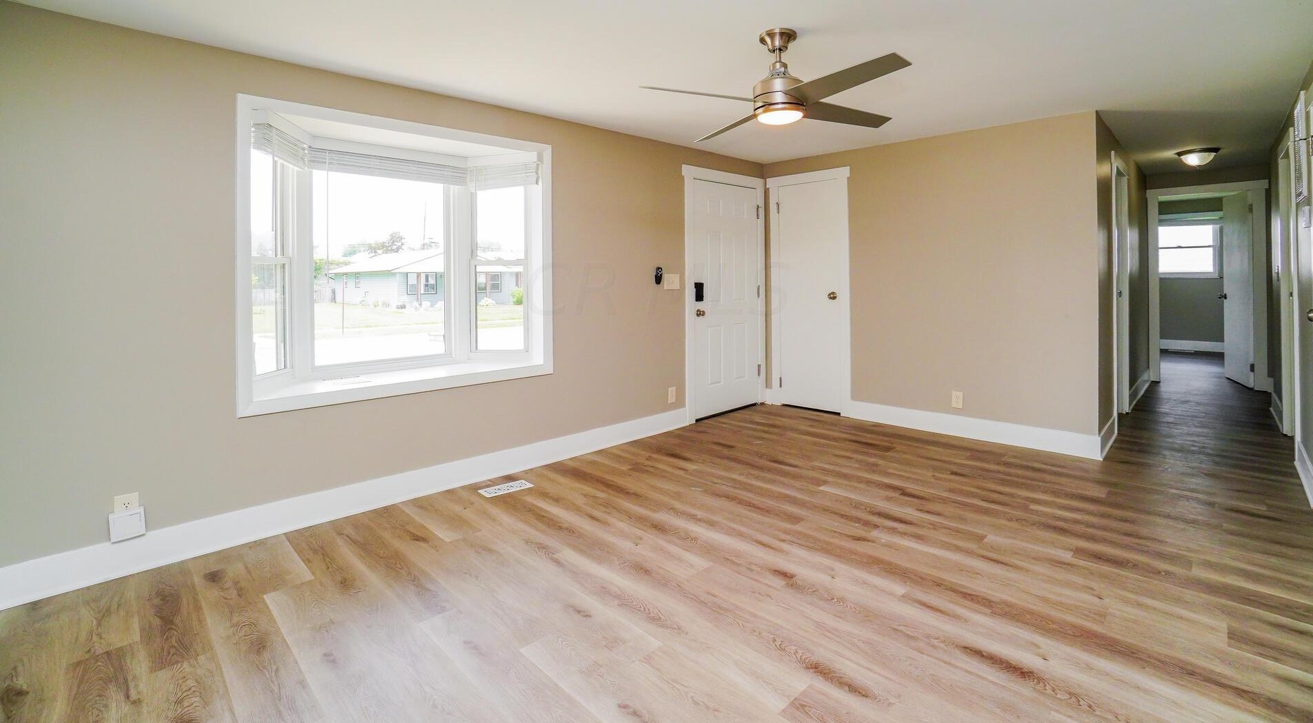 392 Amesbury Dr, Columbus OH  43230-6403 exterior