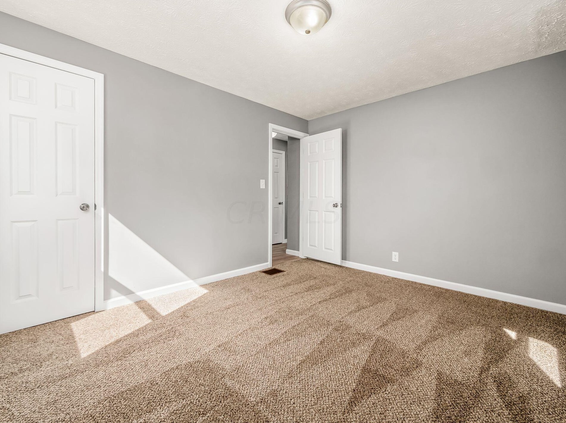 2479 Renwood Pl, Columbus OH  43211-1332 exterior