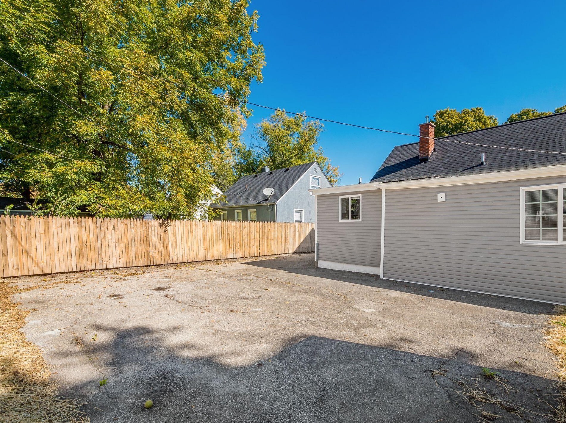 2479 Renwood Pl, Columbus OH  43211-1332 exterior