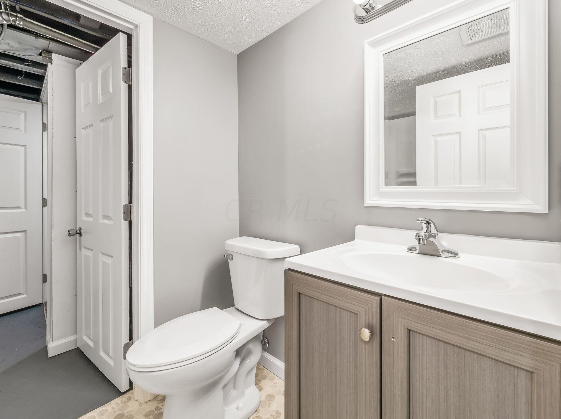 2479 Renwood Pl, Columbus OH  43211-1332 exterior