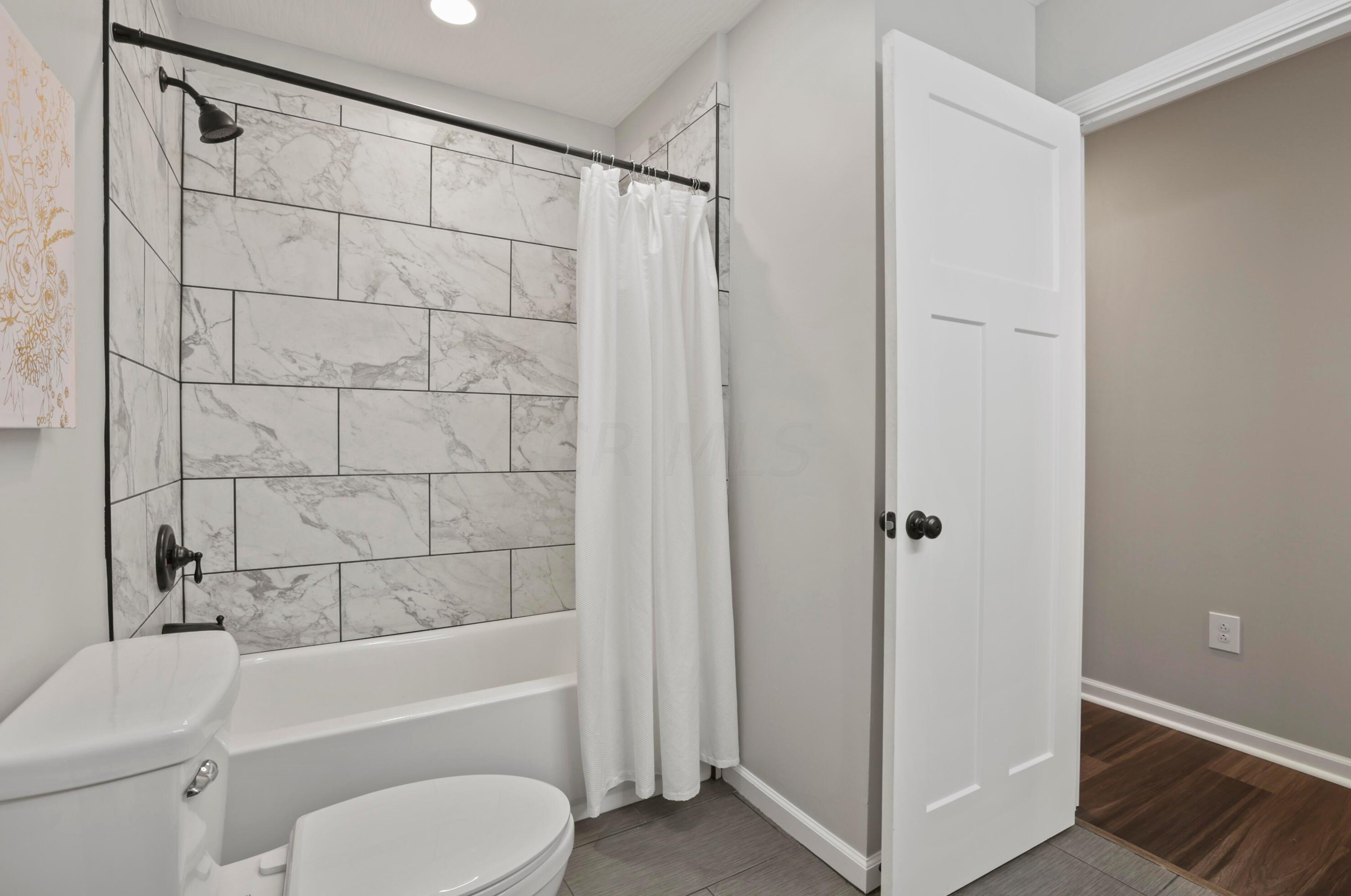 5338 Newport Rd, Columbus OH 43232-6324 exterior