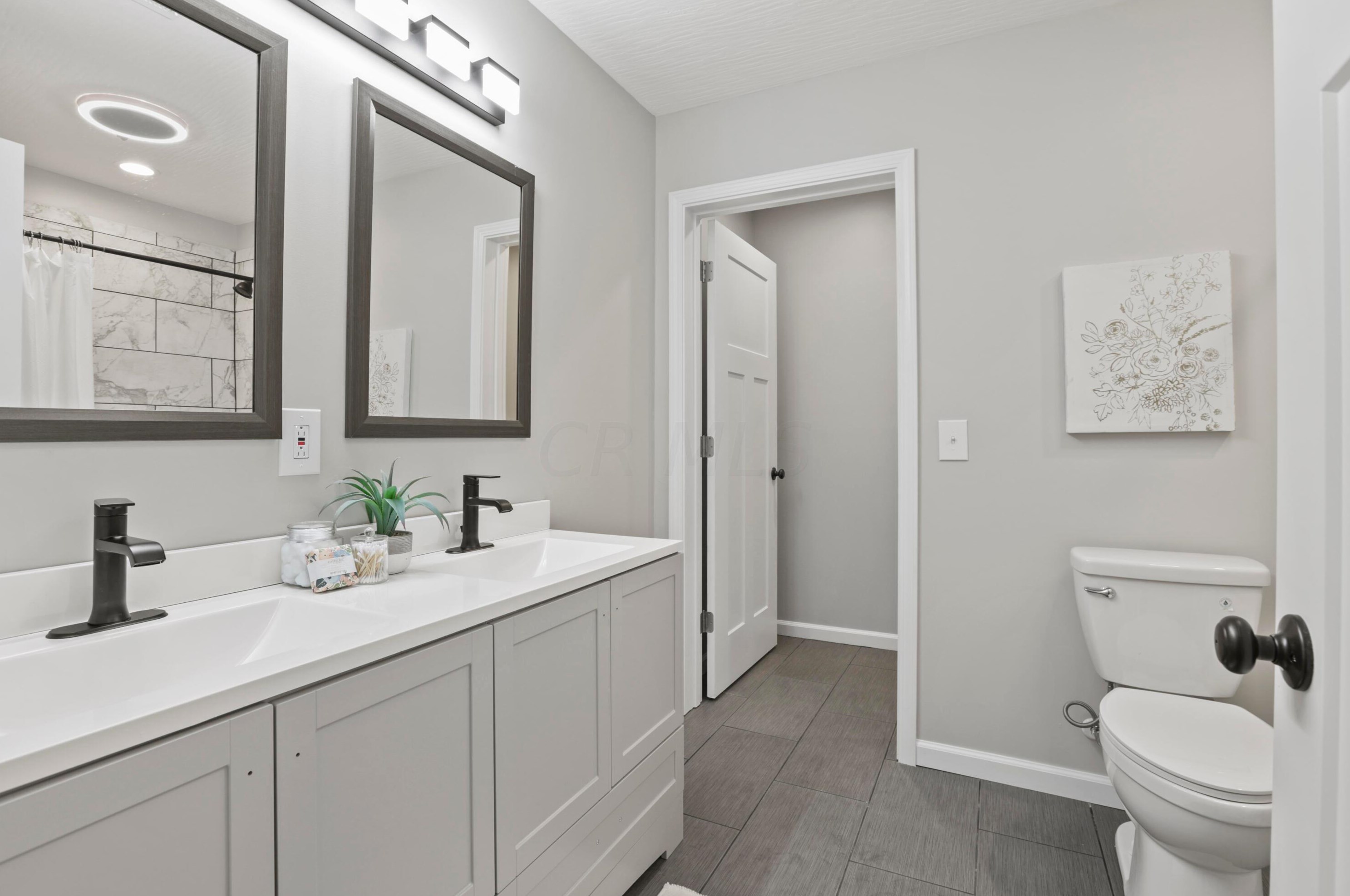 5338 Newport Rd, Columbus OH 43232-6324 exterior