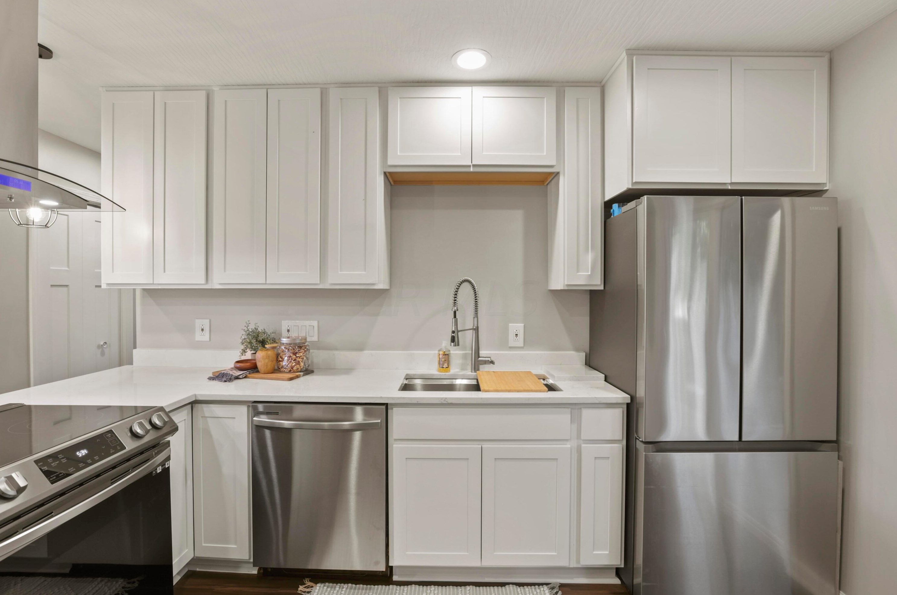 5338 Newport Rd, Columbus OH 43232-6324 exterior