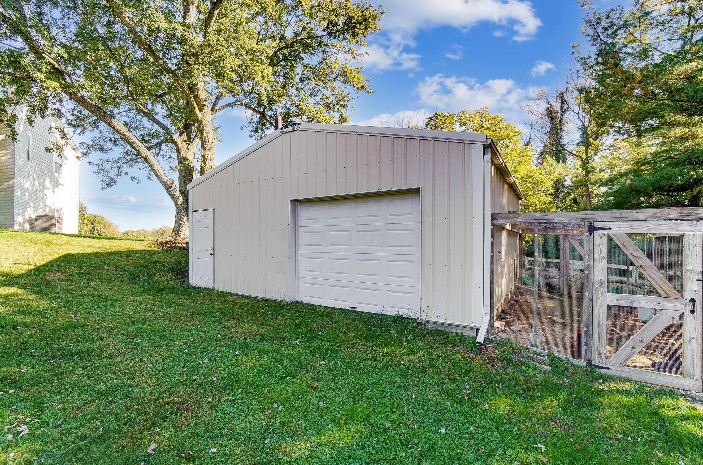 2437 Old Columbus Rd, Granville OH  43023-9678 exterior