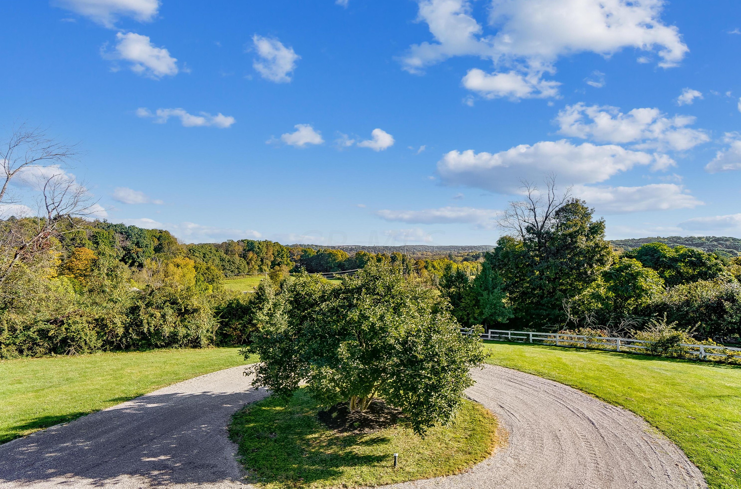 2437 Old Columbus Rd, Granville OH  43023-9678 exterior