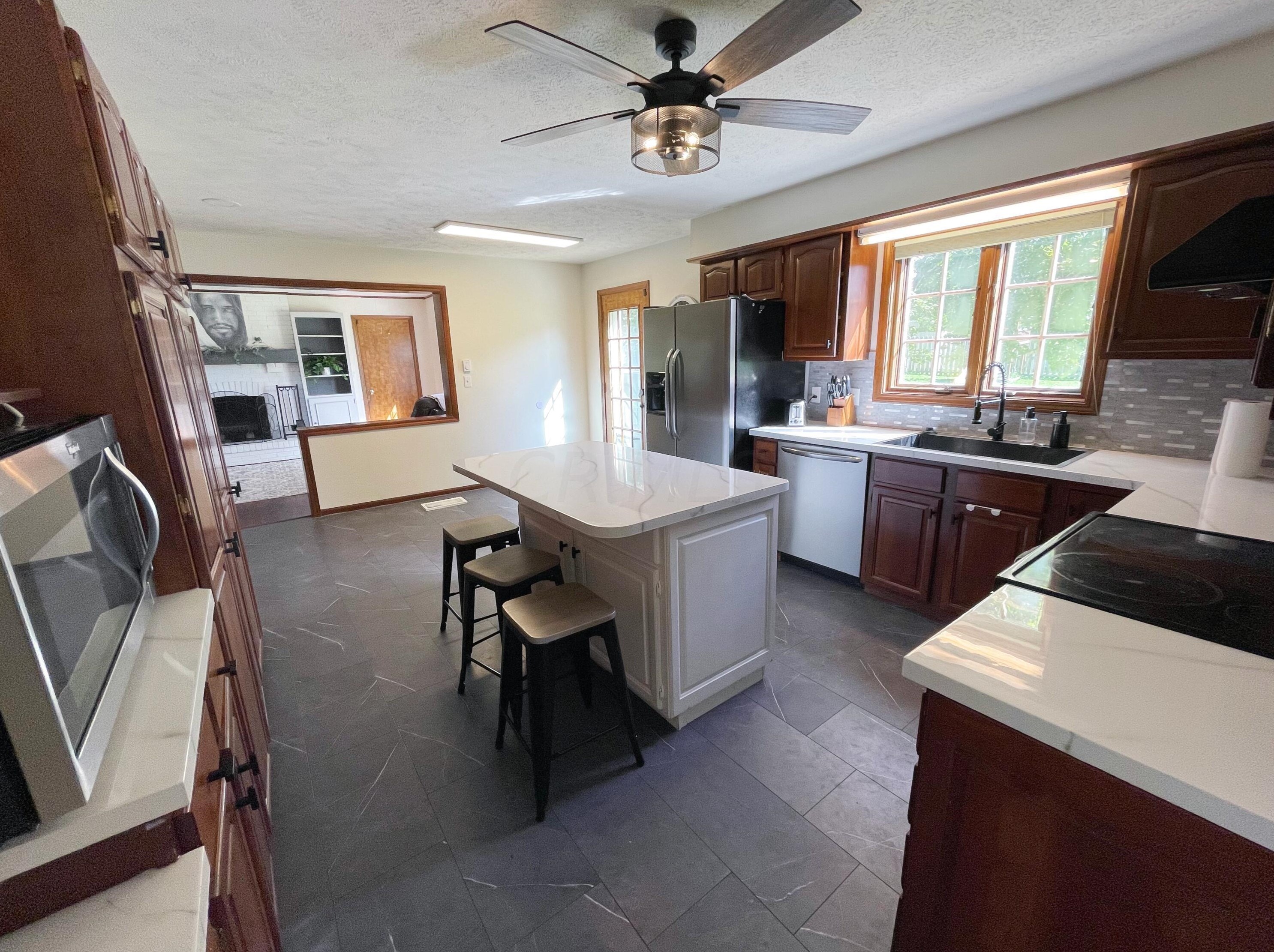 1505 Brookpark Dr, Mansfield OH  44906-3503 exterior