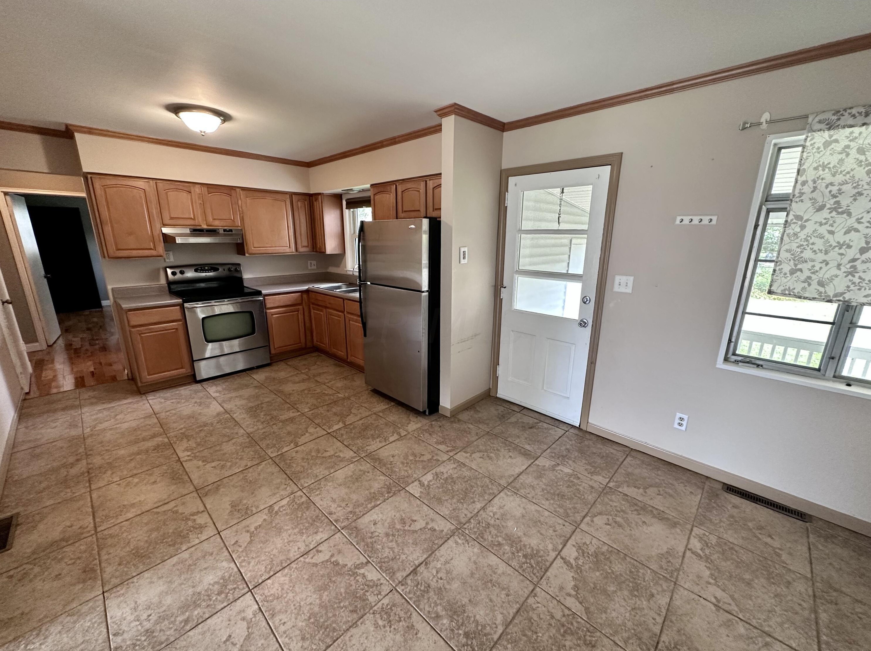 456 Bernhard Rd, Columbus OH 43213-1936 exterior