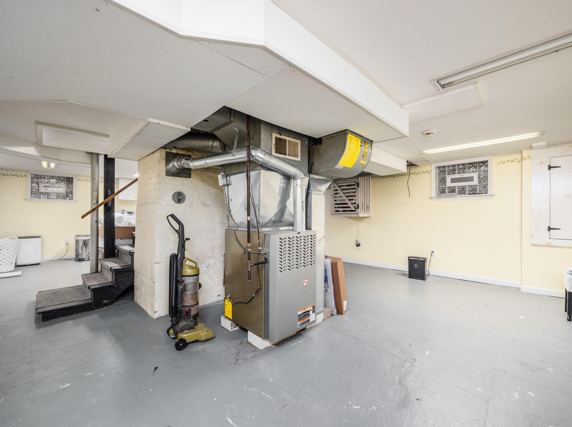 89 Remington Rd, Columbus OH 43209-2458 exterior