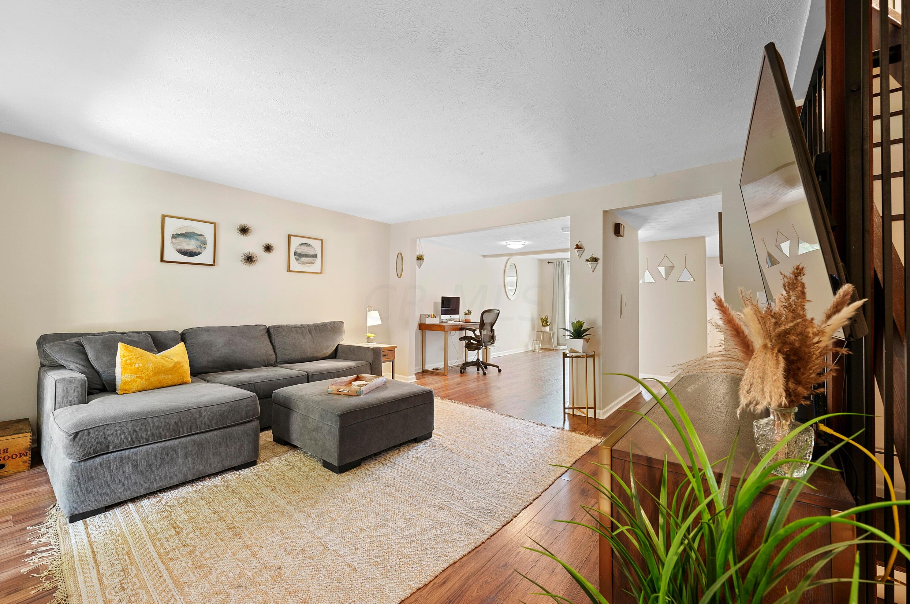 5101 Sansom Ct, Columbus OH 43220-2550 exterior