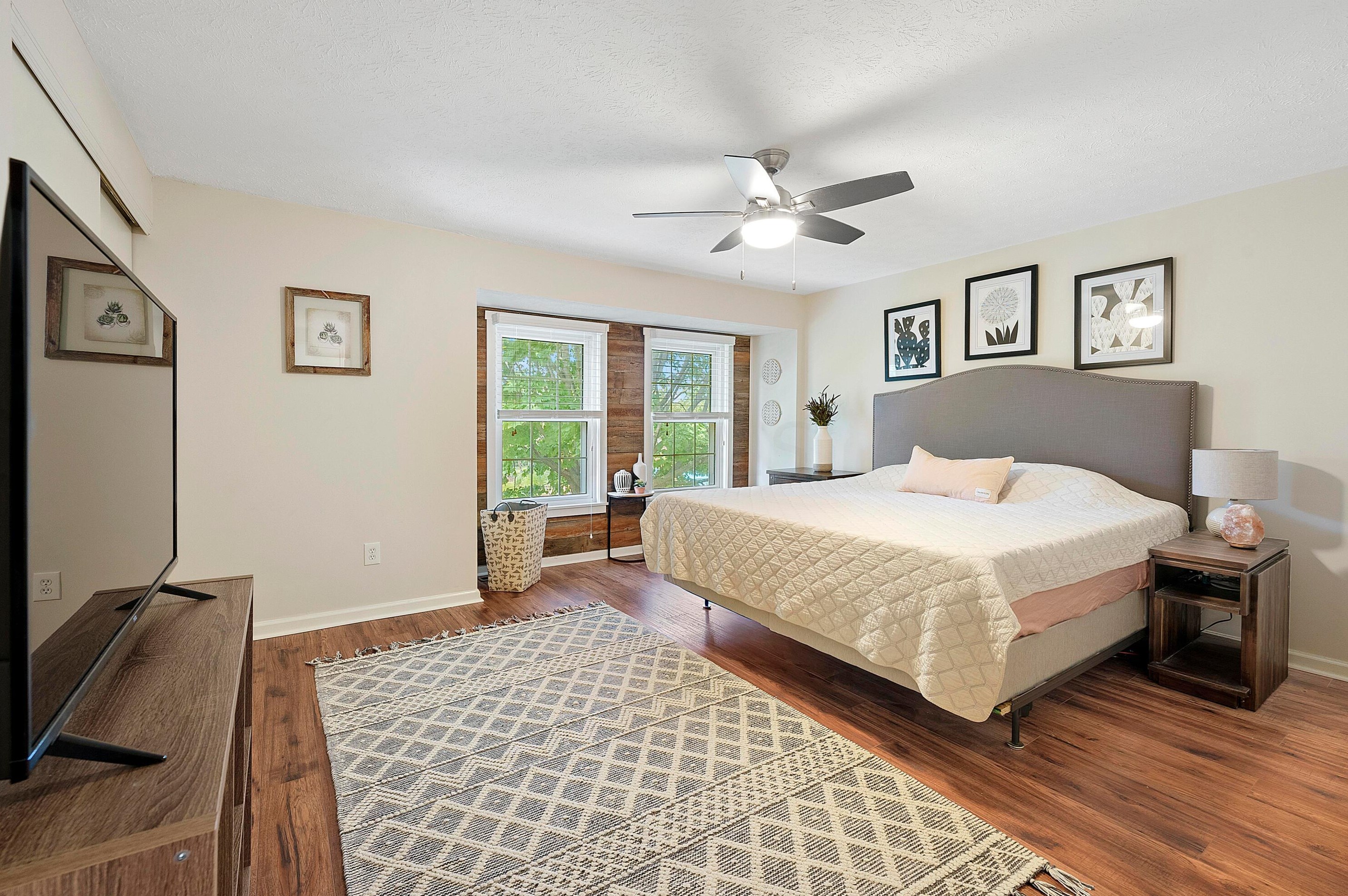 5101 Sansom Ct, Columbus OH 43220-2550 exterior