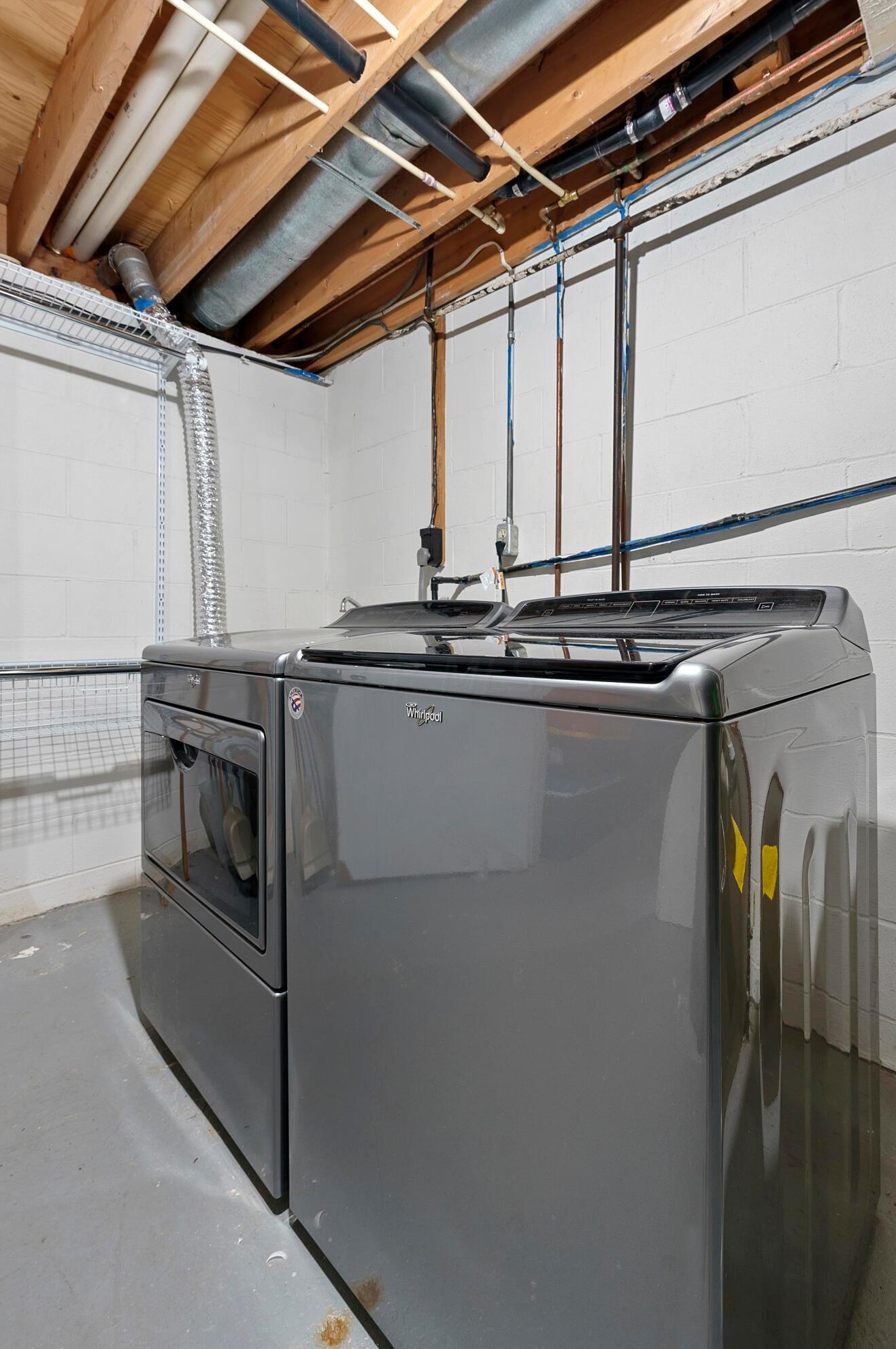 5101 Sansom Ct, Columbus OH 43220-2550 exterior