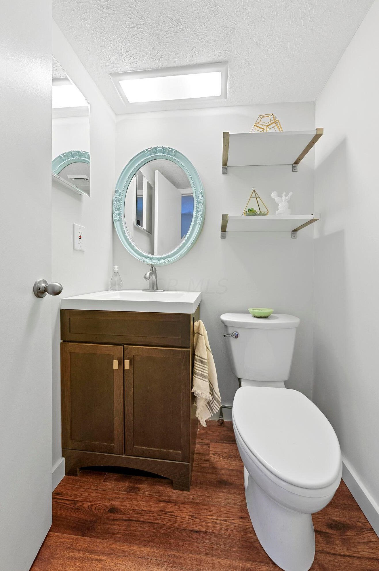 5101 Sansom Ct, Columbus OH 43220-2550 exterior