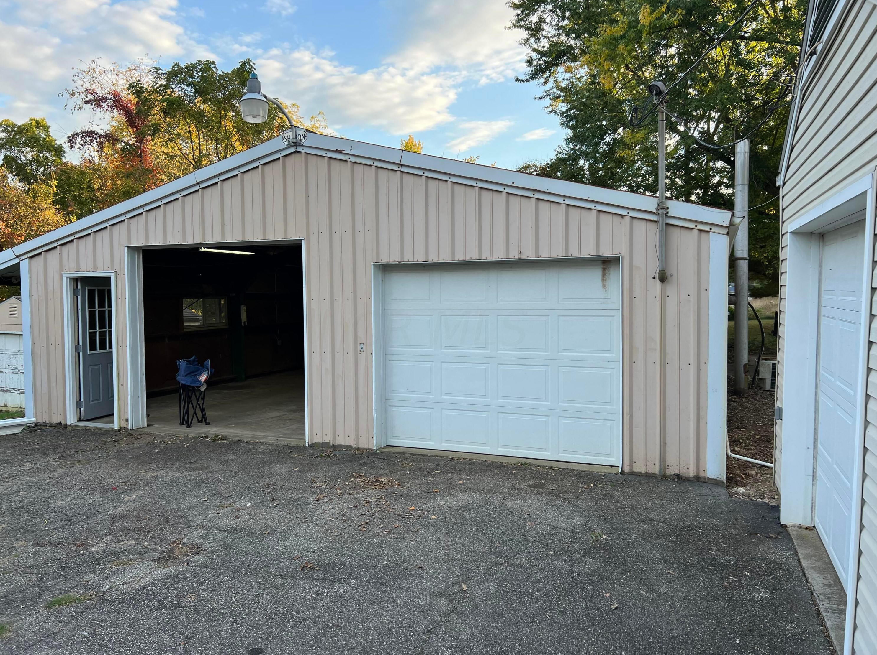 3945 Crawfis Rd, Lancaster OH 43130-9031 exterior