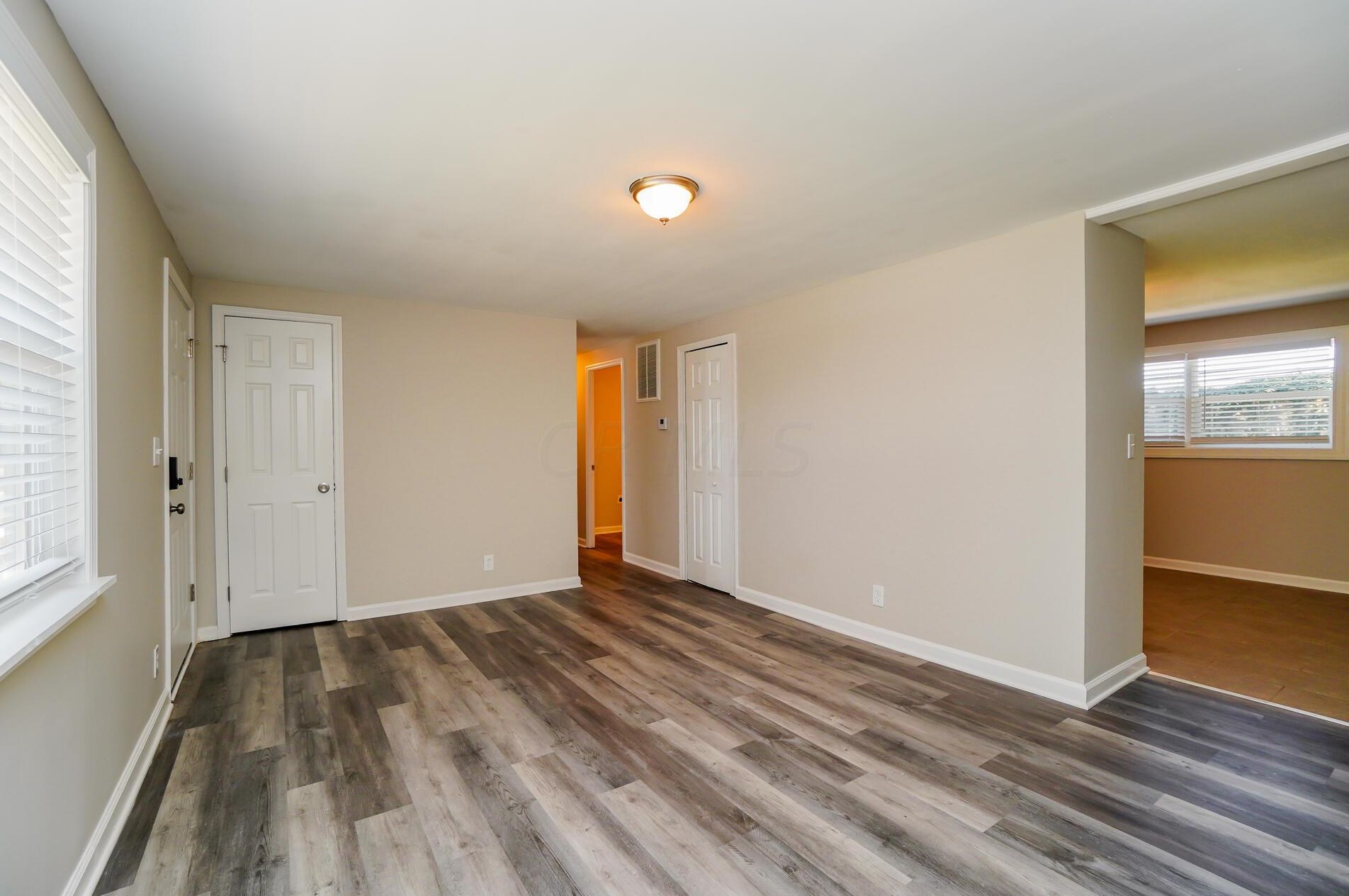 357 Amesbury Dr, Columbus OH  43230-2342 exterior