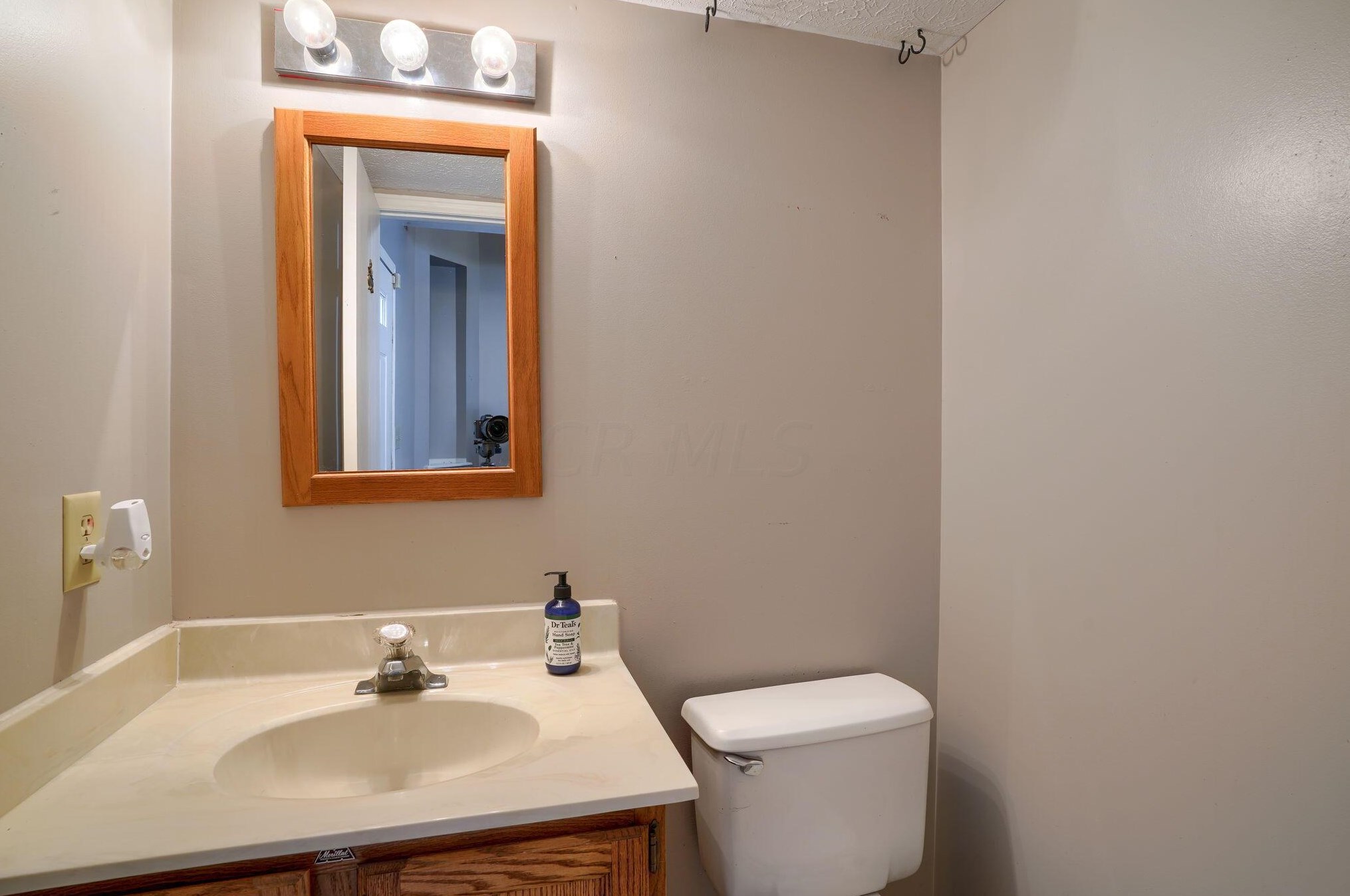 1276 Pinnacle Dr, Columbus OH 43204-1776 exterior