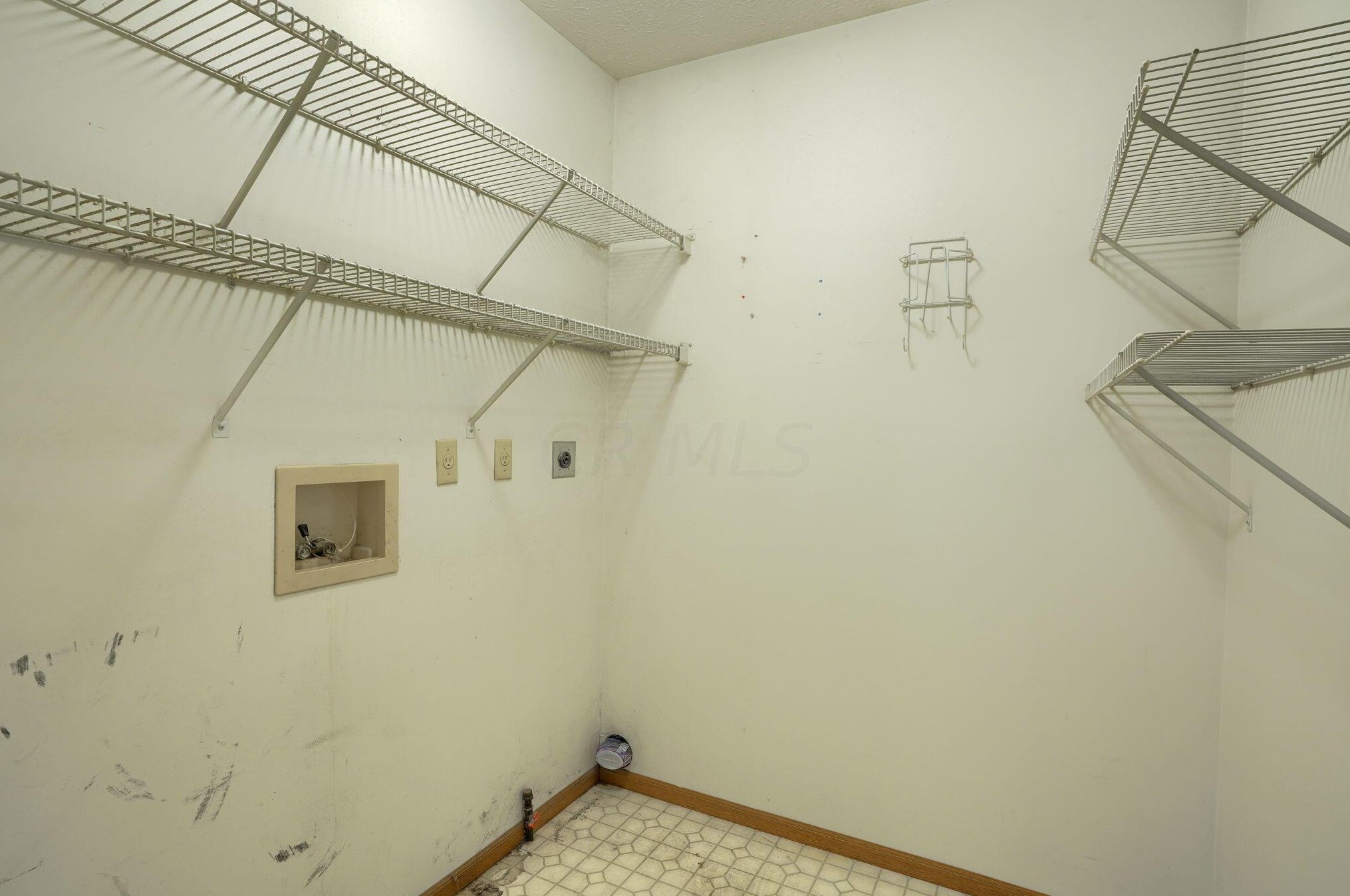 1276 Pinnacle Dr, Columbus OH 43204-1776 exterior