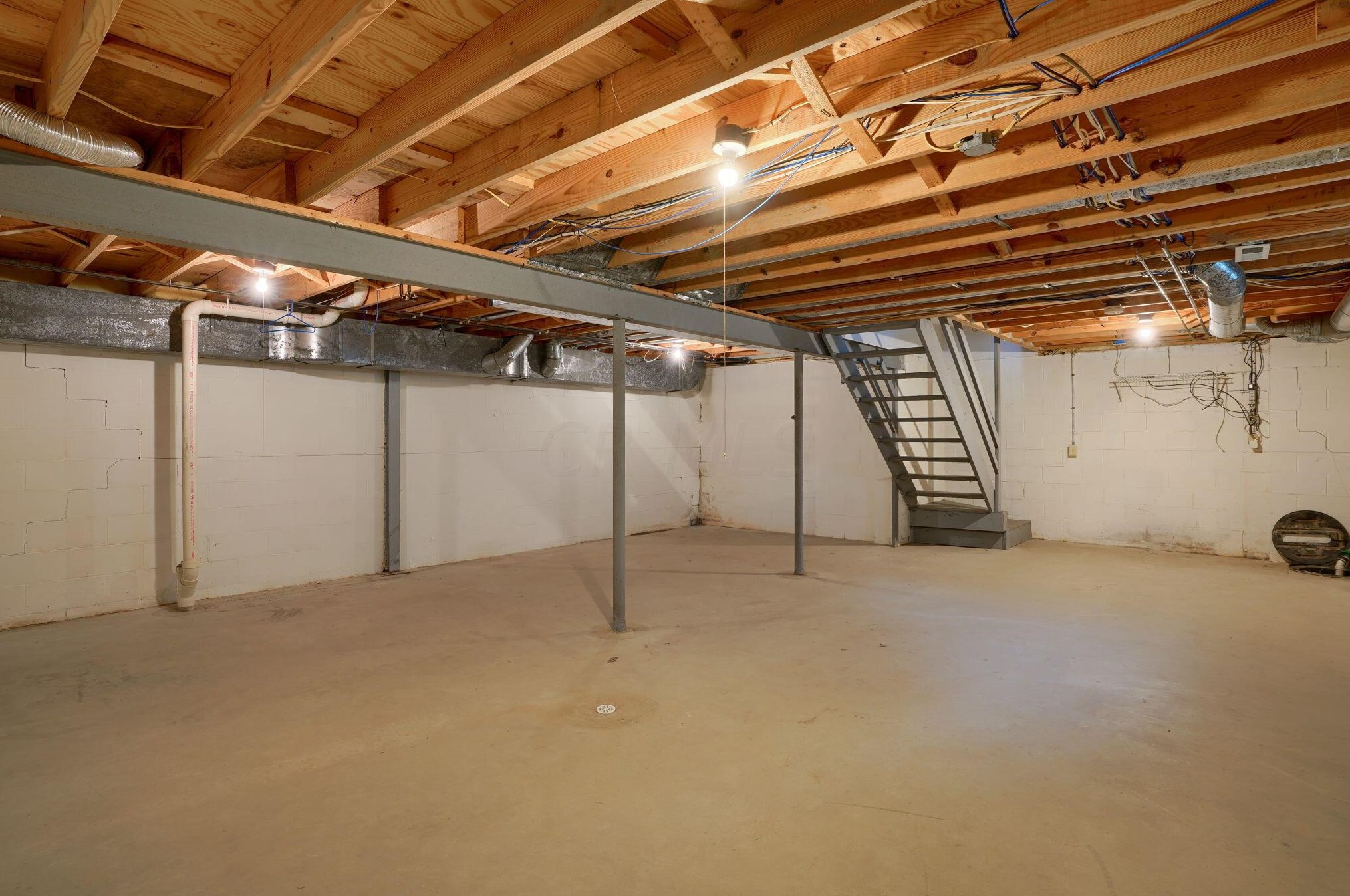 1276 Pinnacle Dr, Columbus OH 43204-1776 exterior