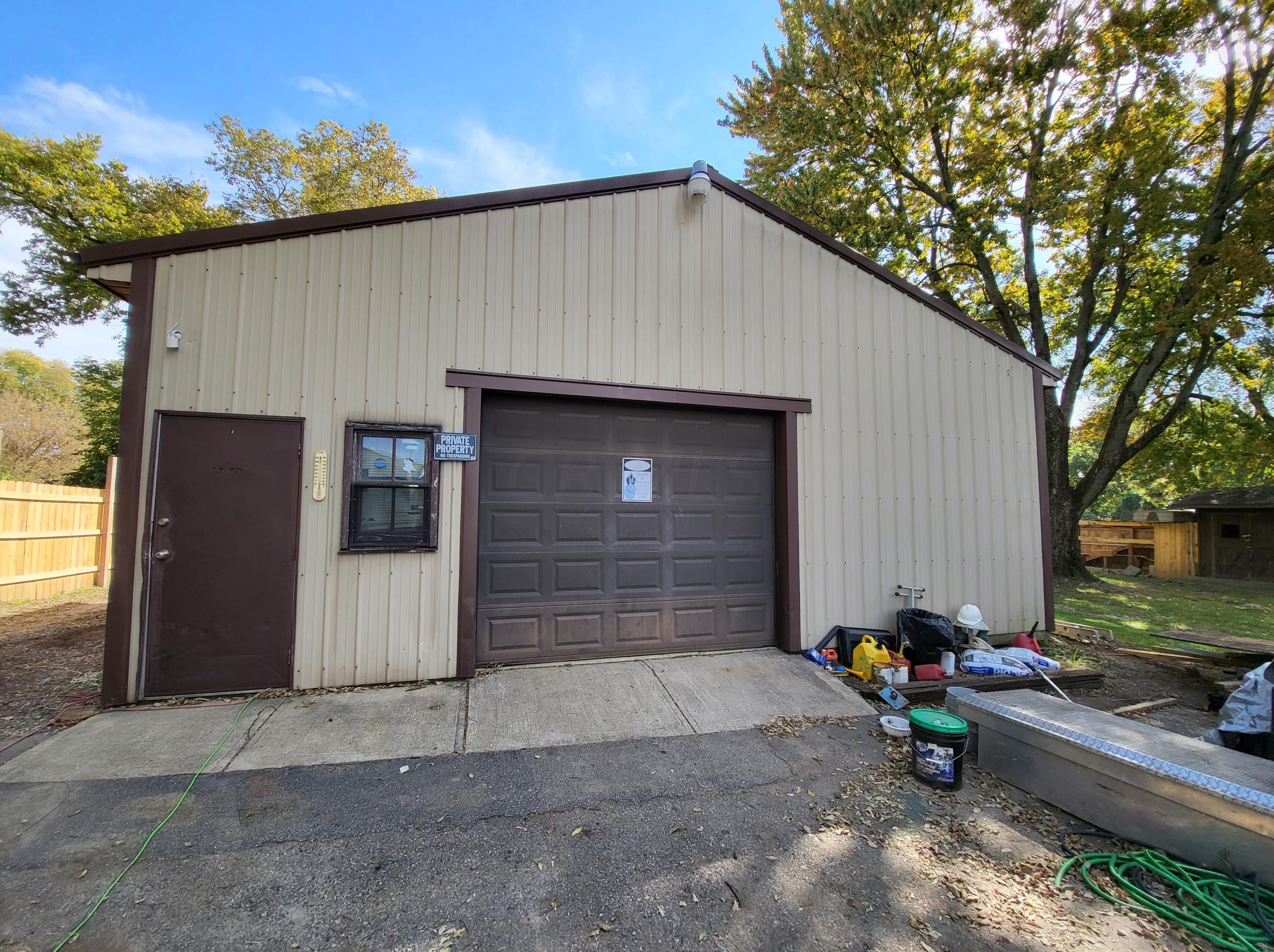 2590 Lockbourne Rd, Columbus OH 43207-2626 exterior