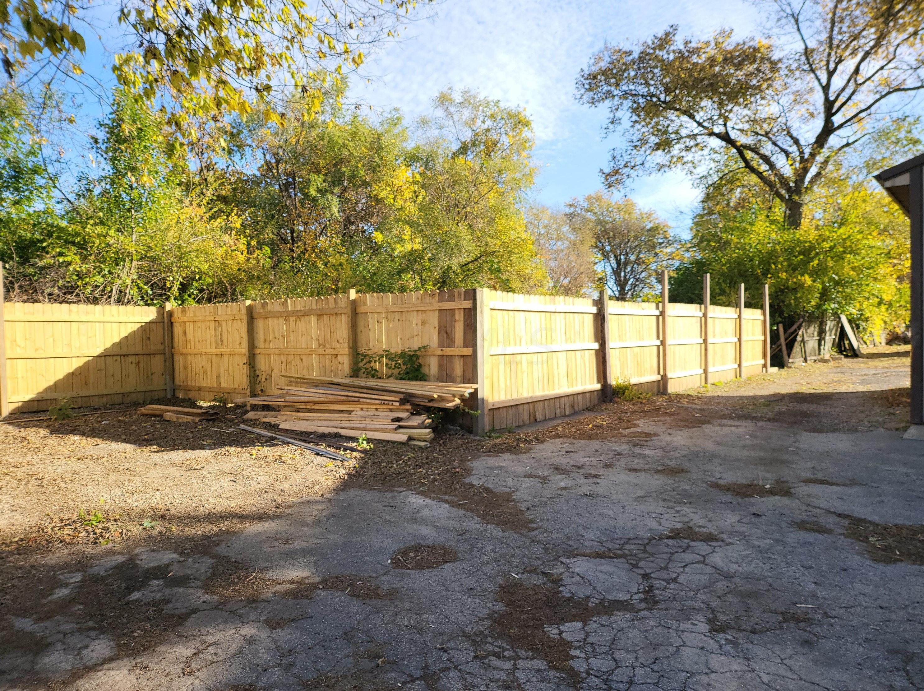 2590 Lockbourne Rd, Columbus OH 43207-2626 exterior