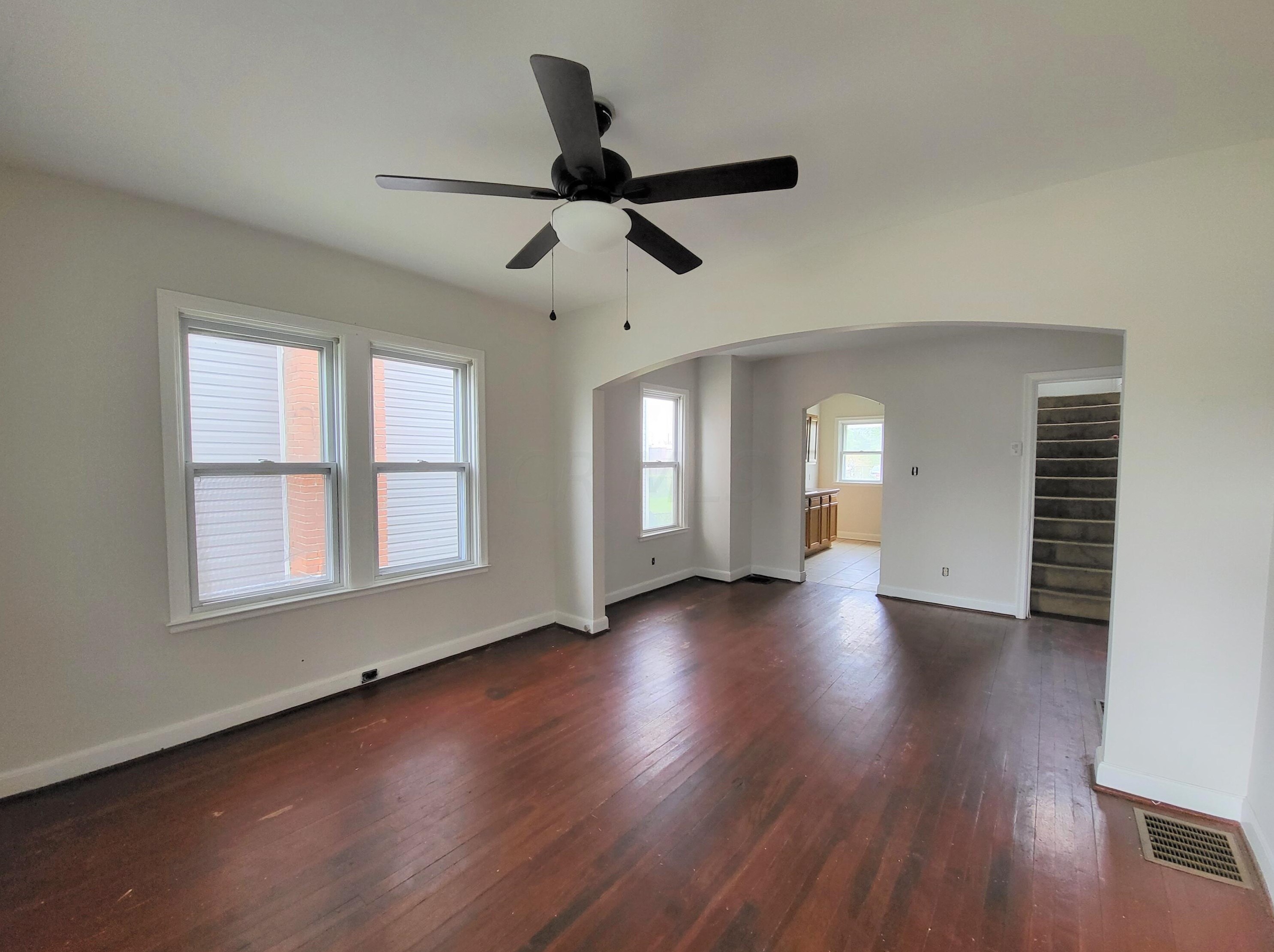 1673 Genessee Ave, Columbus OH 43211-1548 exterior