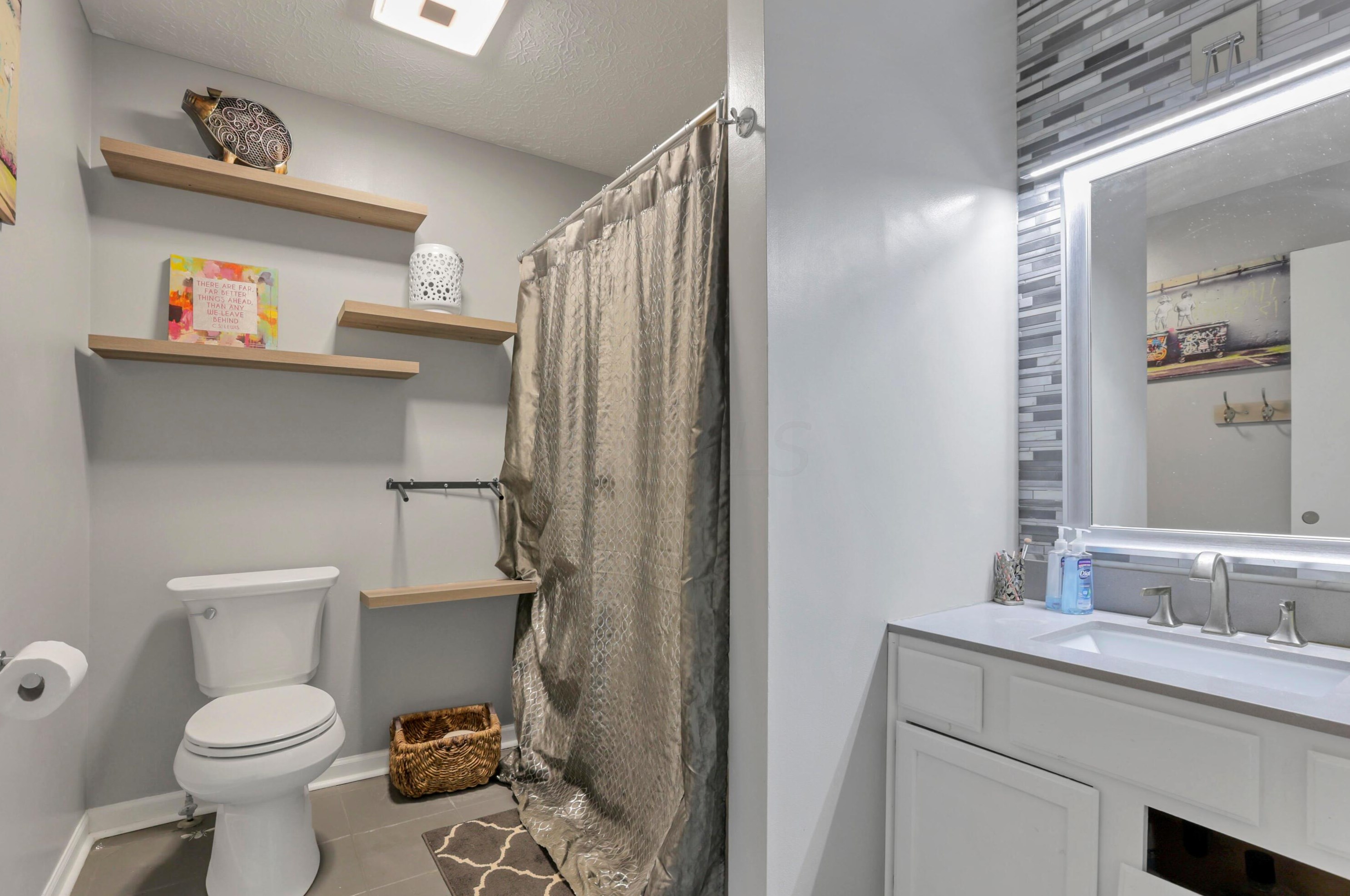 3806 State Route 752, Ashville OH  43103-9516 exterior