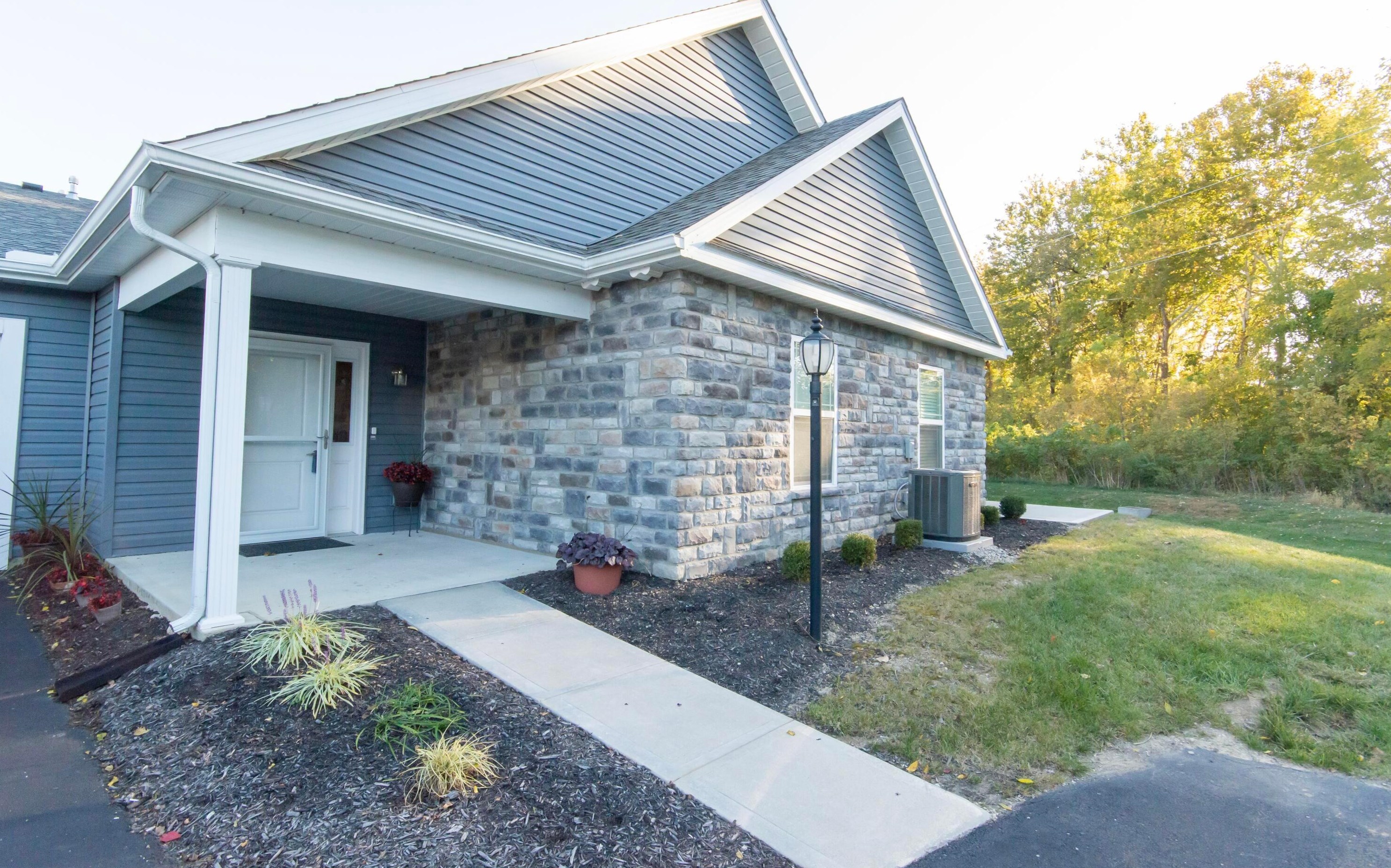 1383 Epworth Forest Dr, Lancaster OH  43130-7755 exterior