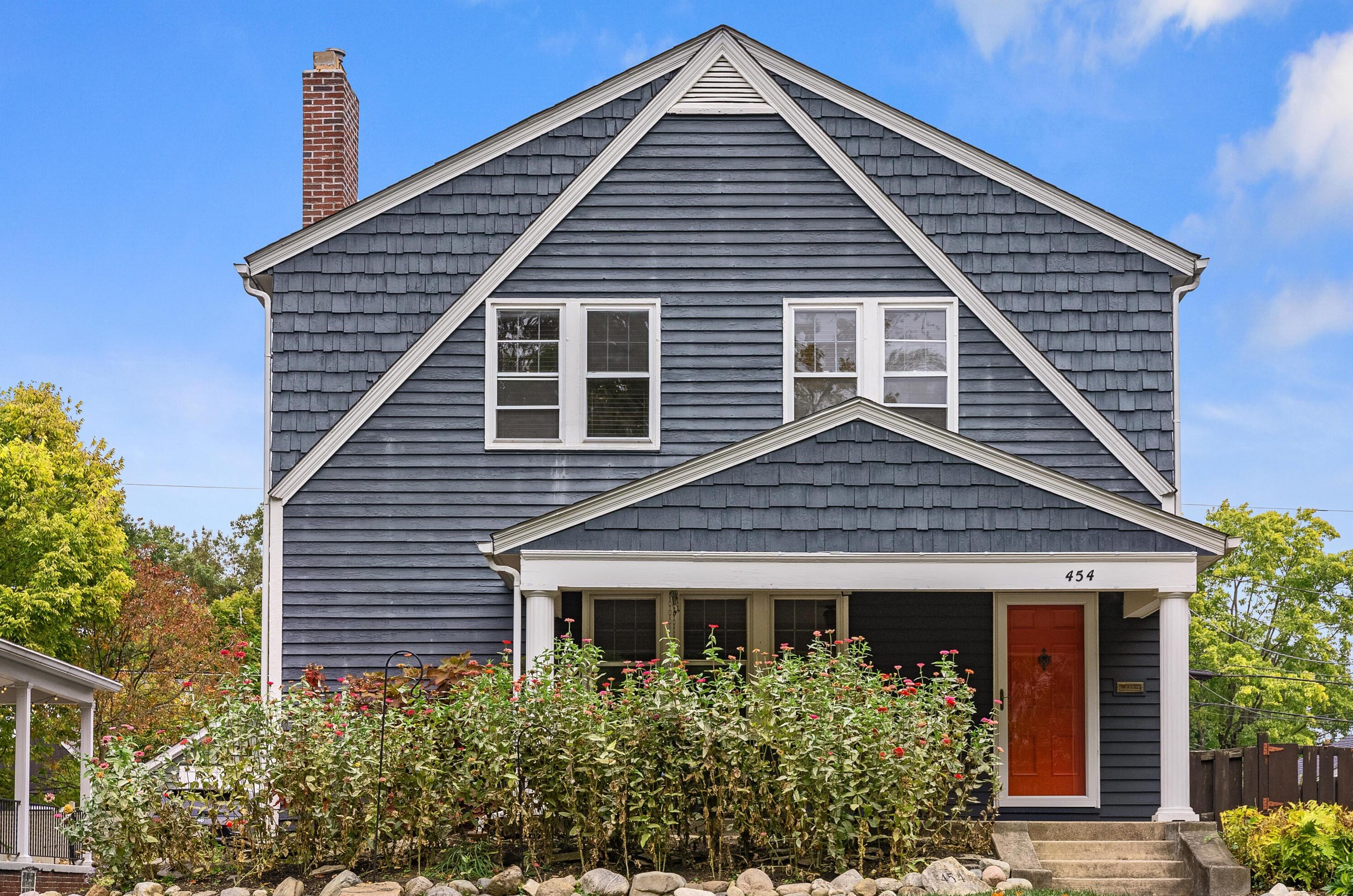 454 Midgard Rd, Columbus OH  43202-1409 exterior