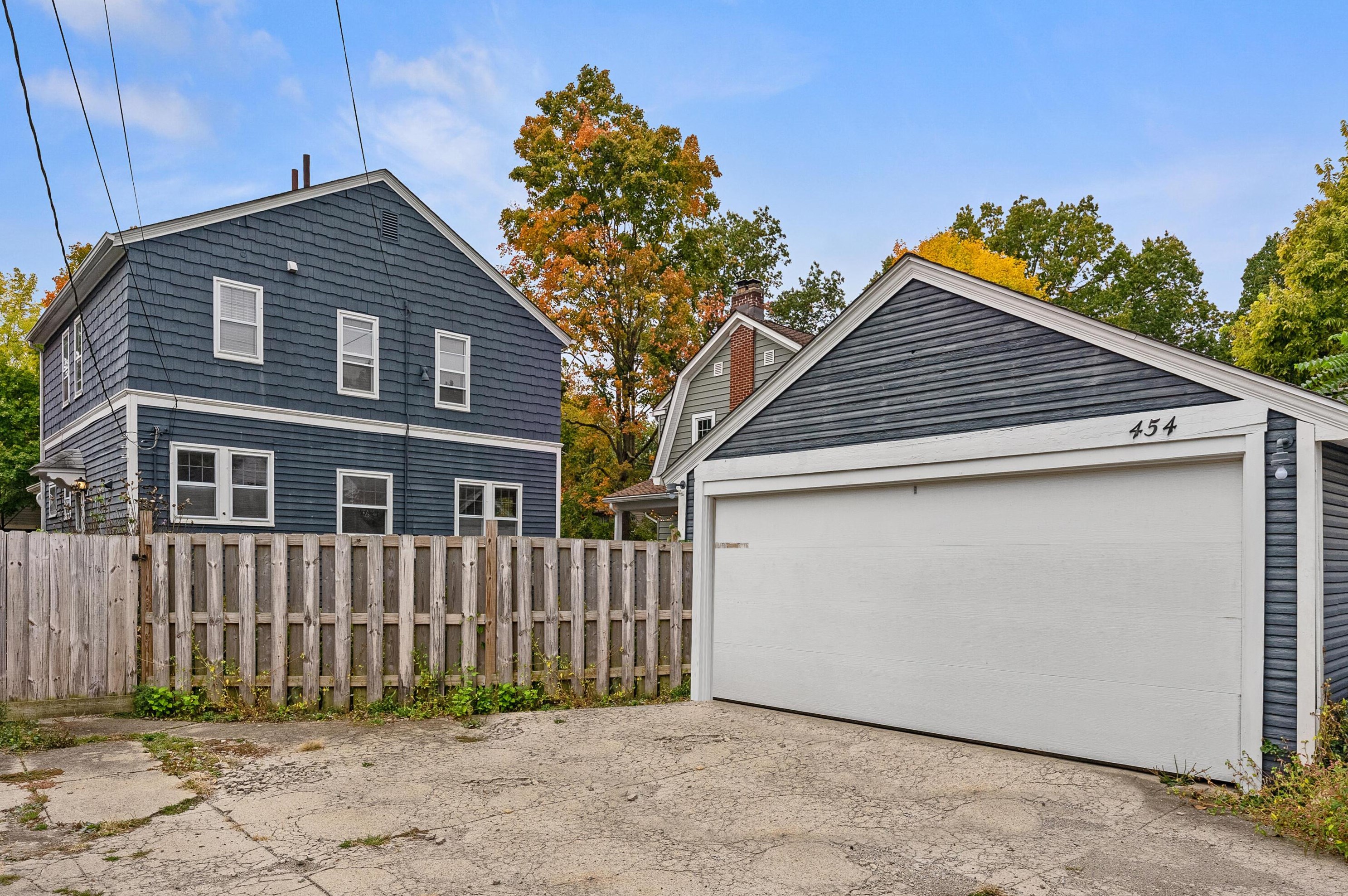 454 Midgard Rd, Columbus OH  43202-1409 exterior