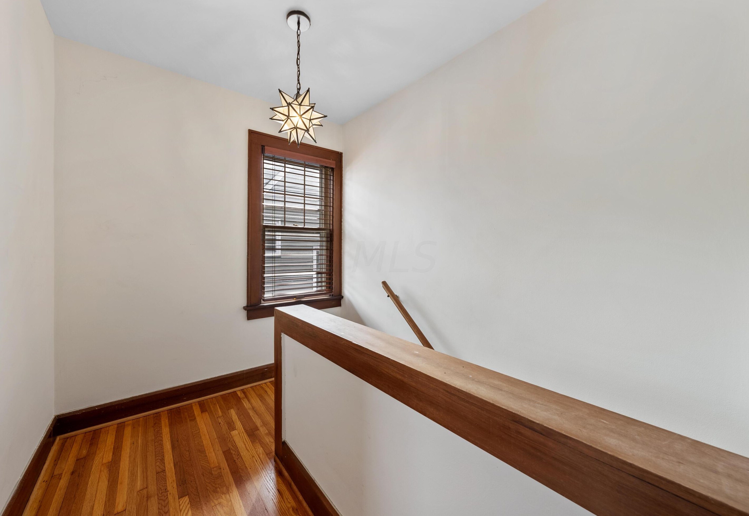 454 Midgard Rd, Columbus OH  43202-1409 exterior