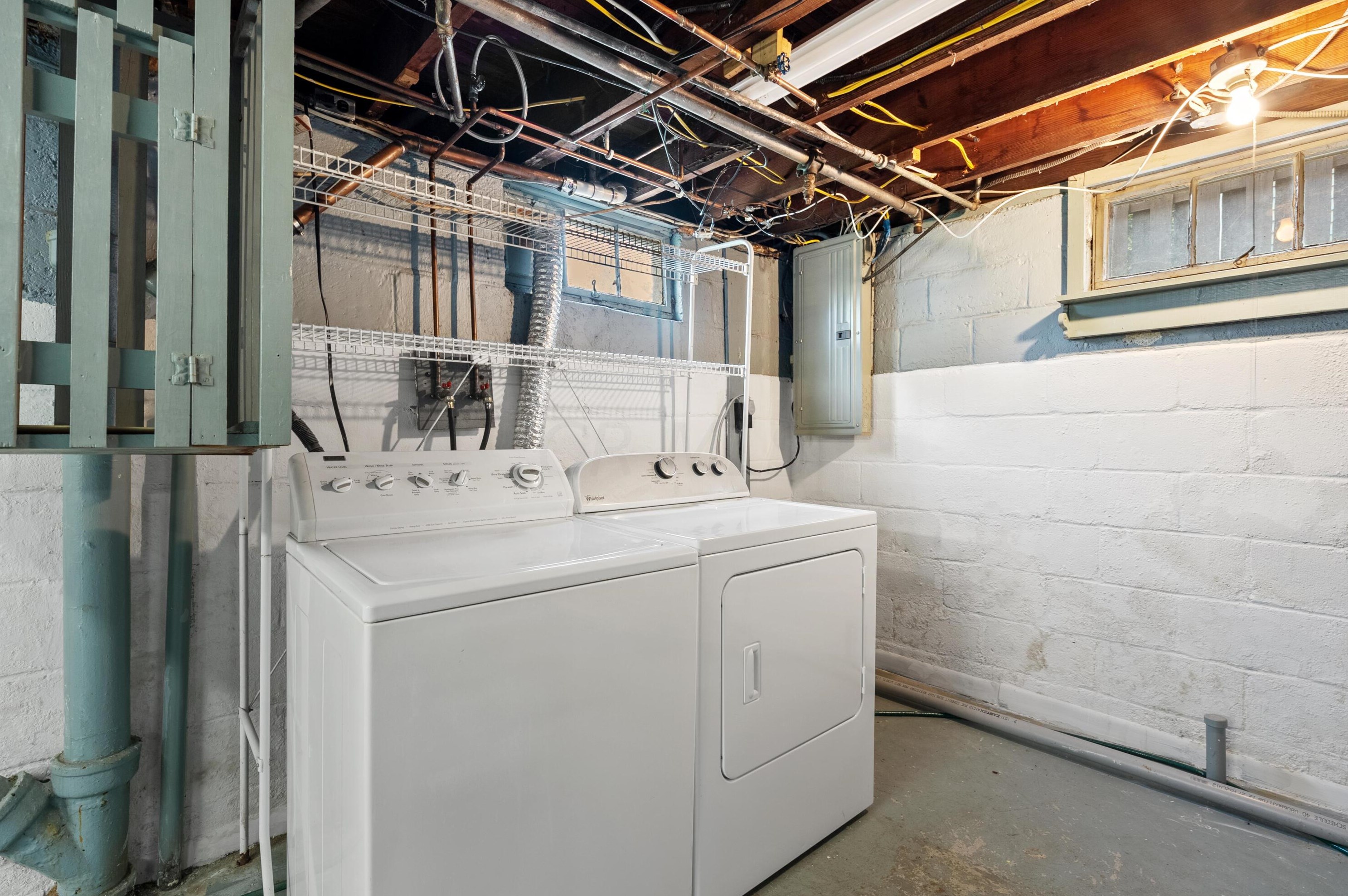 454 Midgard Rd, Columbus OH  43202-1409 exterior