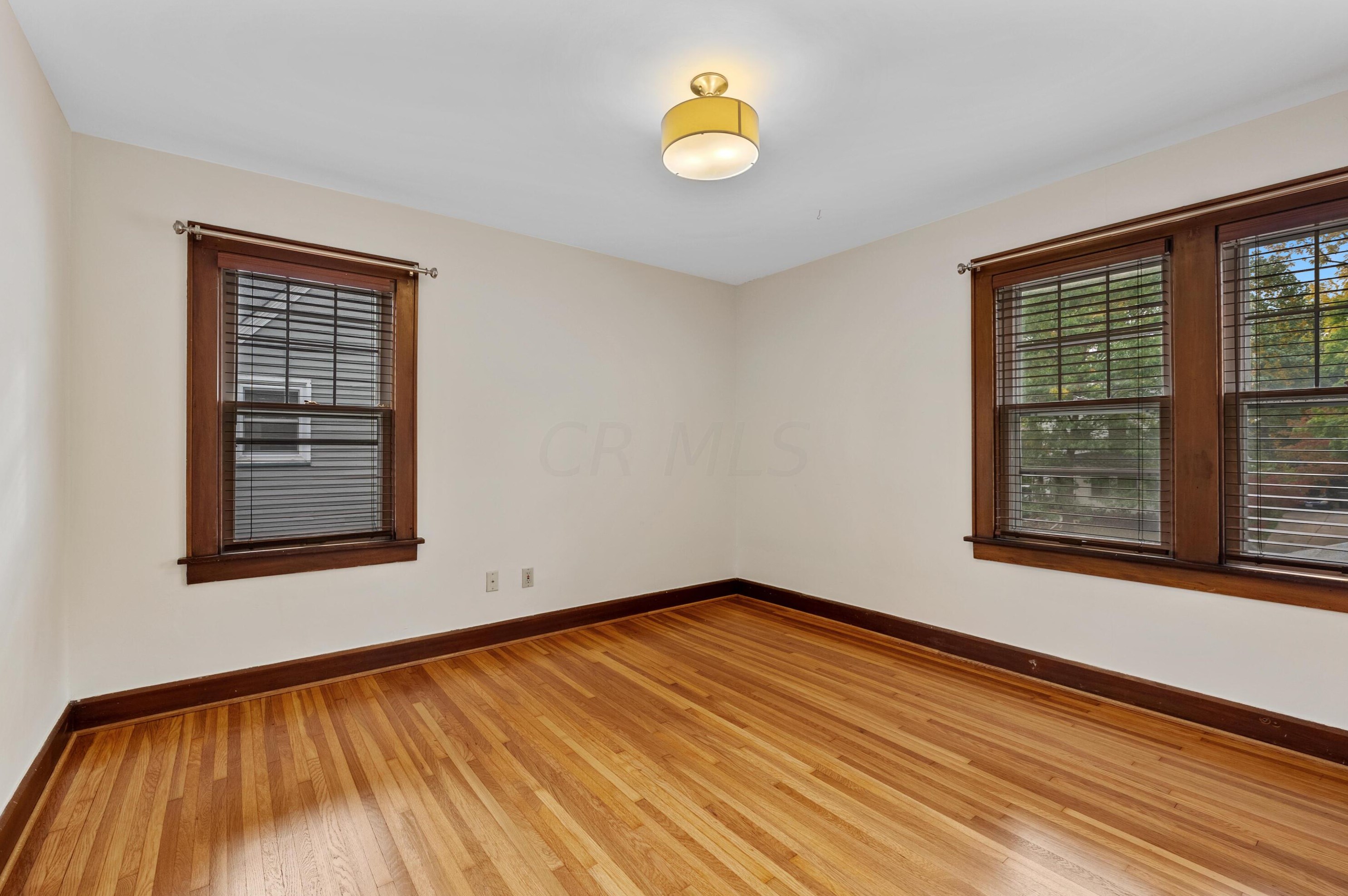 454 Midgard Rd, Columbus OH  43202-1409 exterior