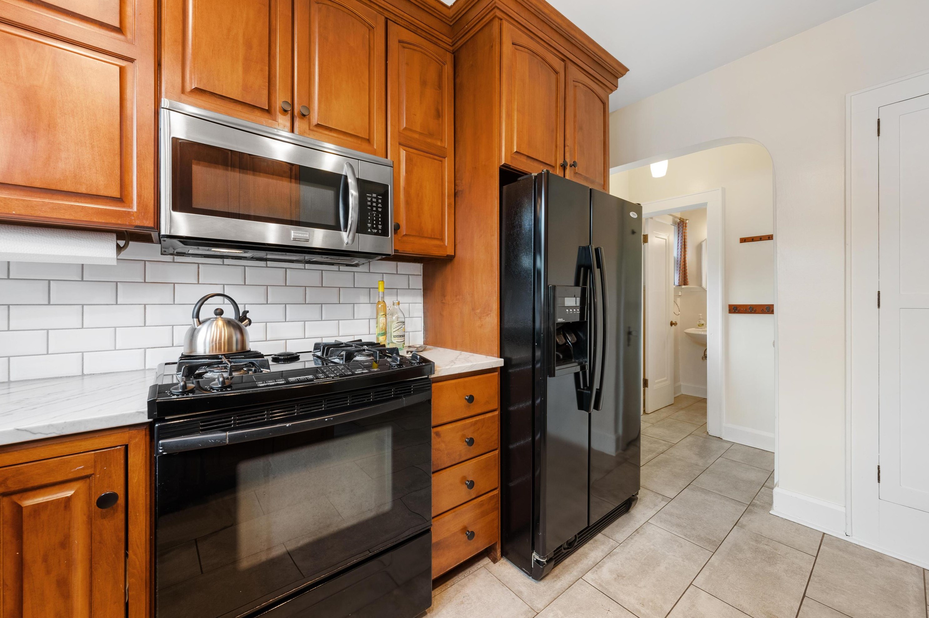 454 Midgard Rd, Columbus OH  43202-1409 exterior