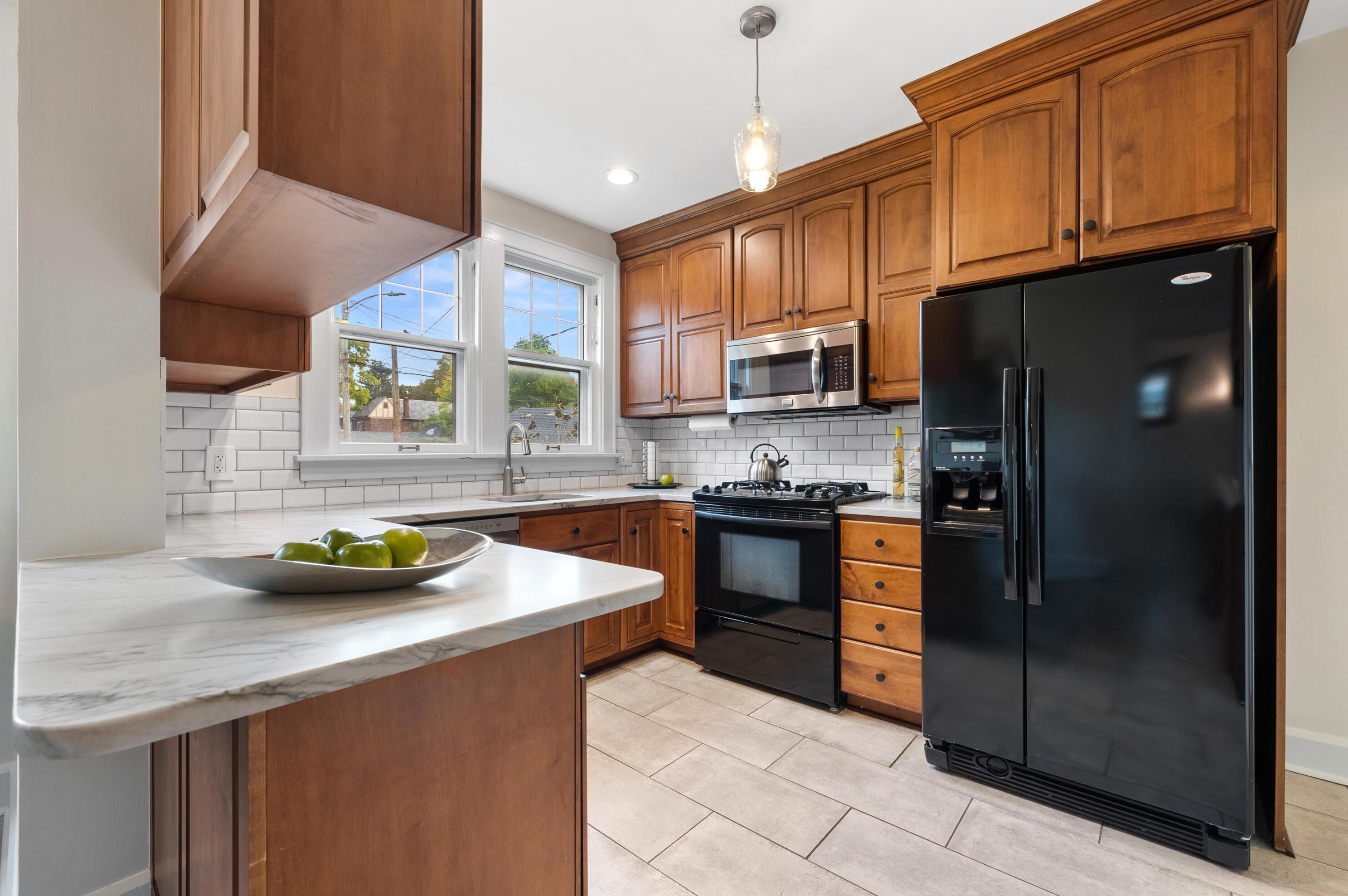 454 Midgard Rd, Columbus OH  43202-1409 exterior