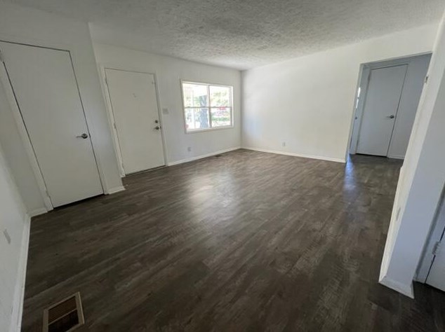 878 Antwerp Rd, Columbus OH  43213-2403 exterior