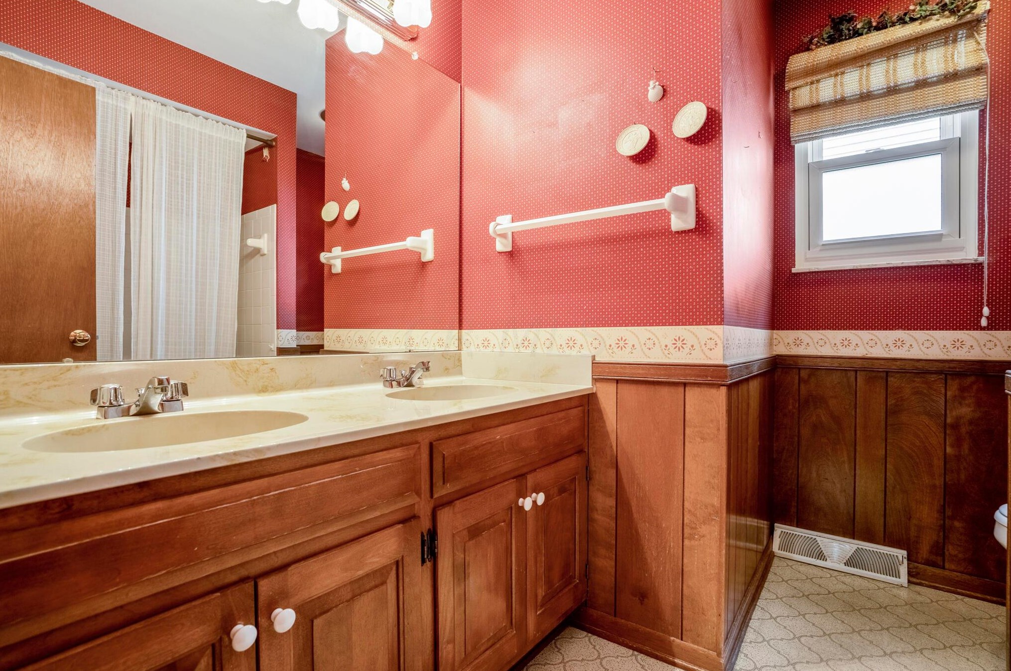 1173 Middleport Dr, Columbus OH 43235-4060 exterior