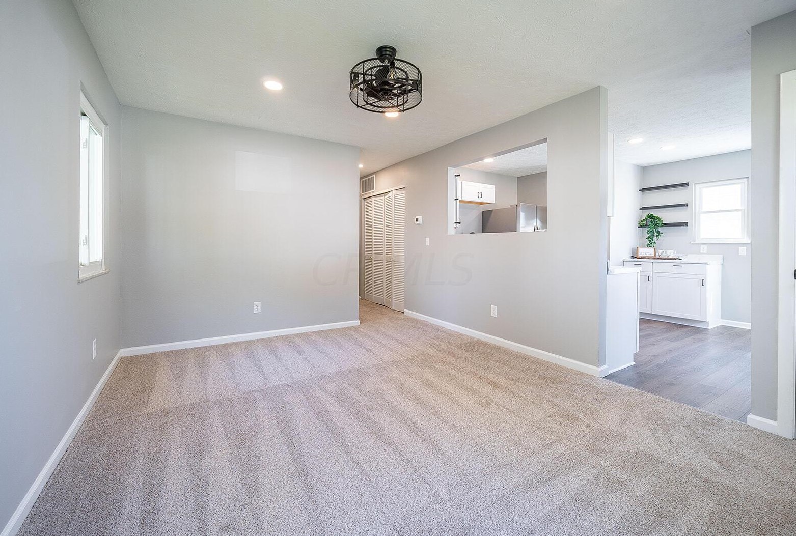 3439 Arnsby Rd, Columbus OH 43232-5909 exterior