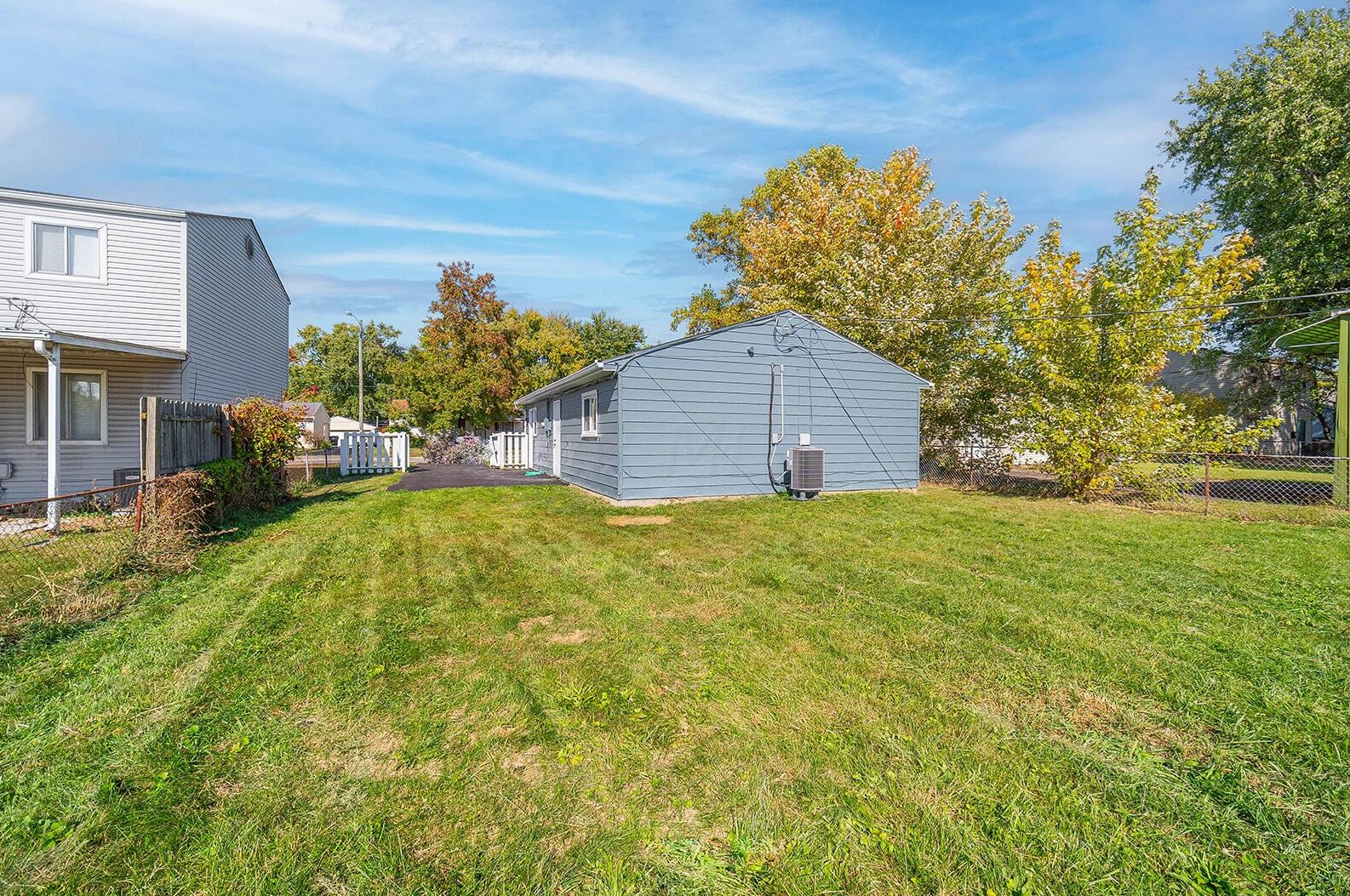 3439 Arnsby Rd, Columbus OH 43232-5909 exterior