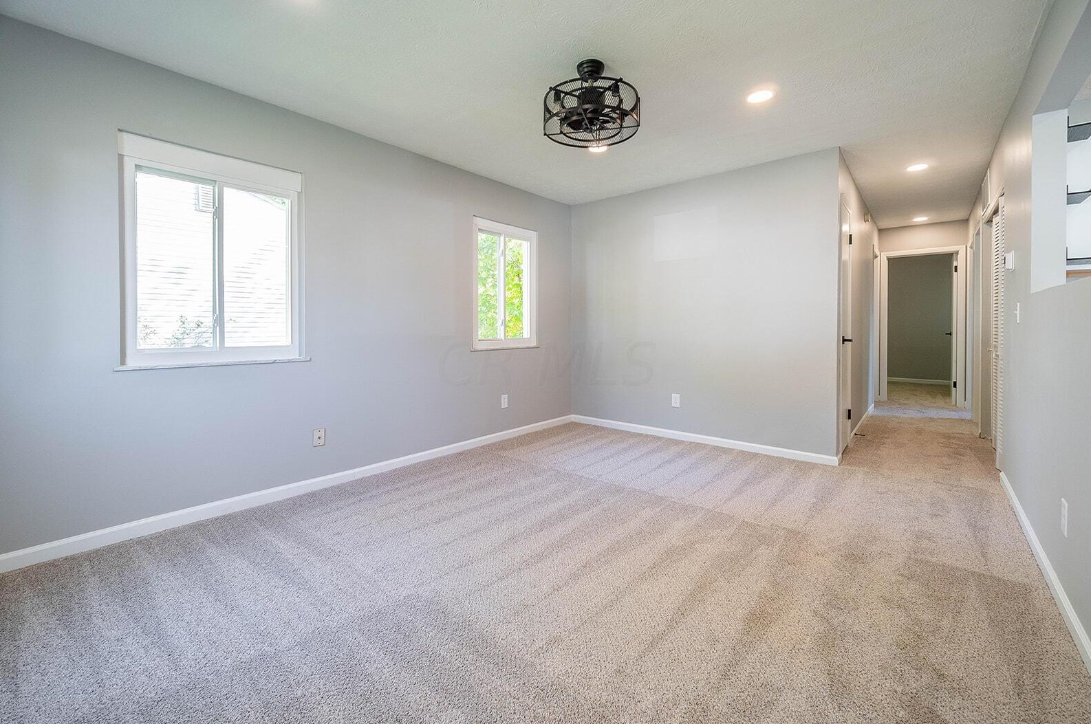 3439 Arnsby Rd, Columbus OH 43232-5909 exterior