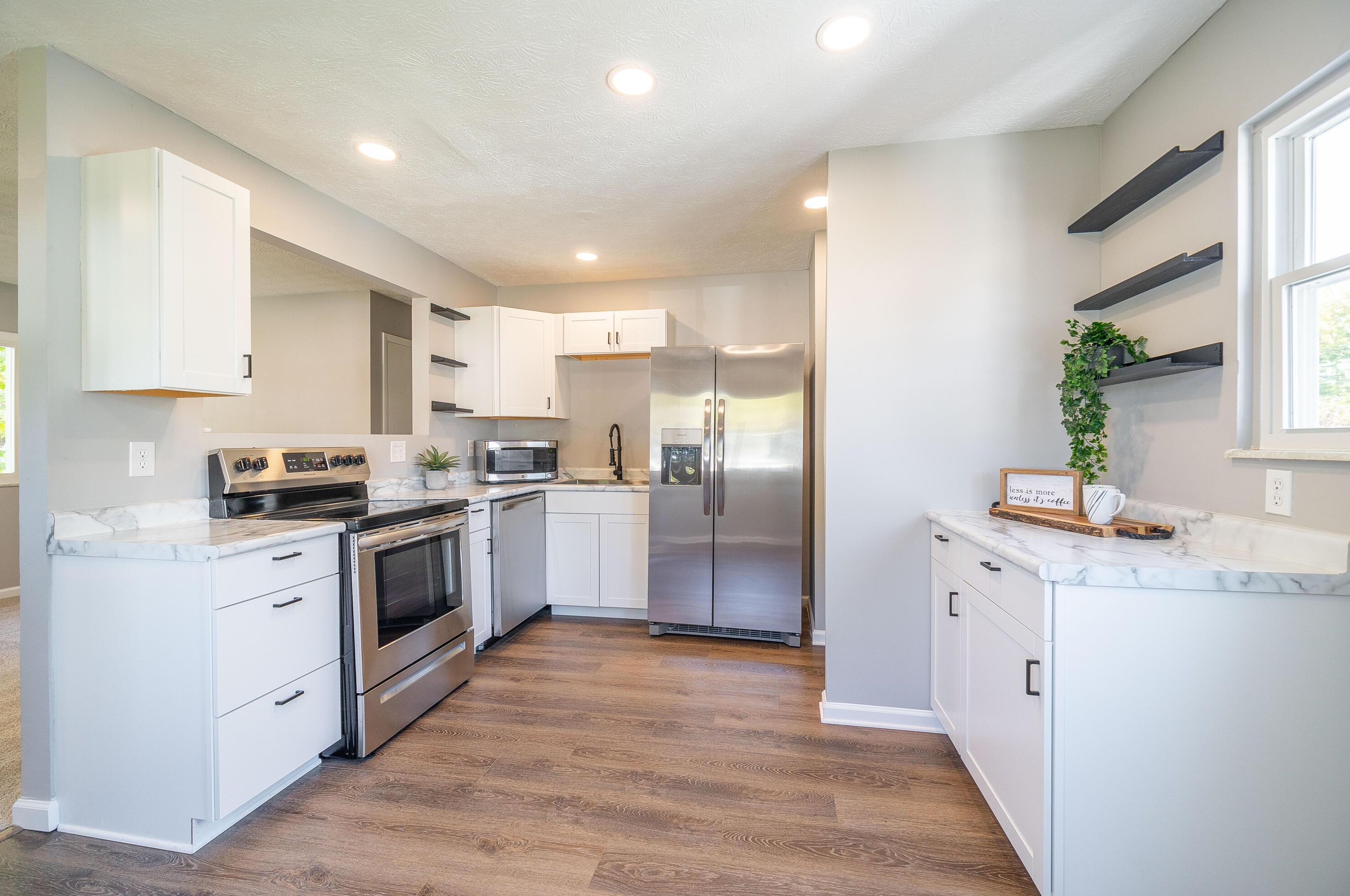 3439 Arnsby Rd, Columbus OH 43232-5909 exterior