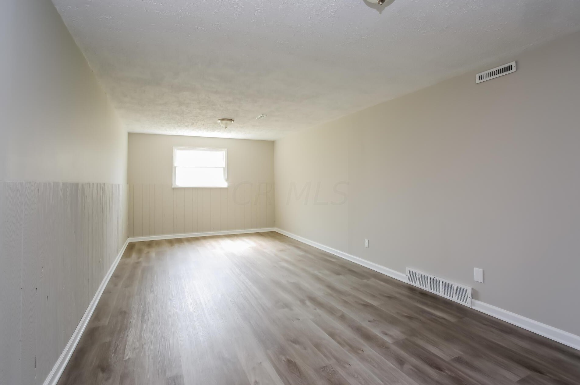 2744 Glenbriar St, Columbus OH  43232-6609 exterior