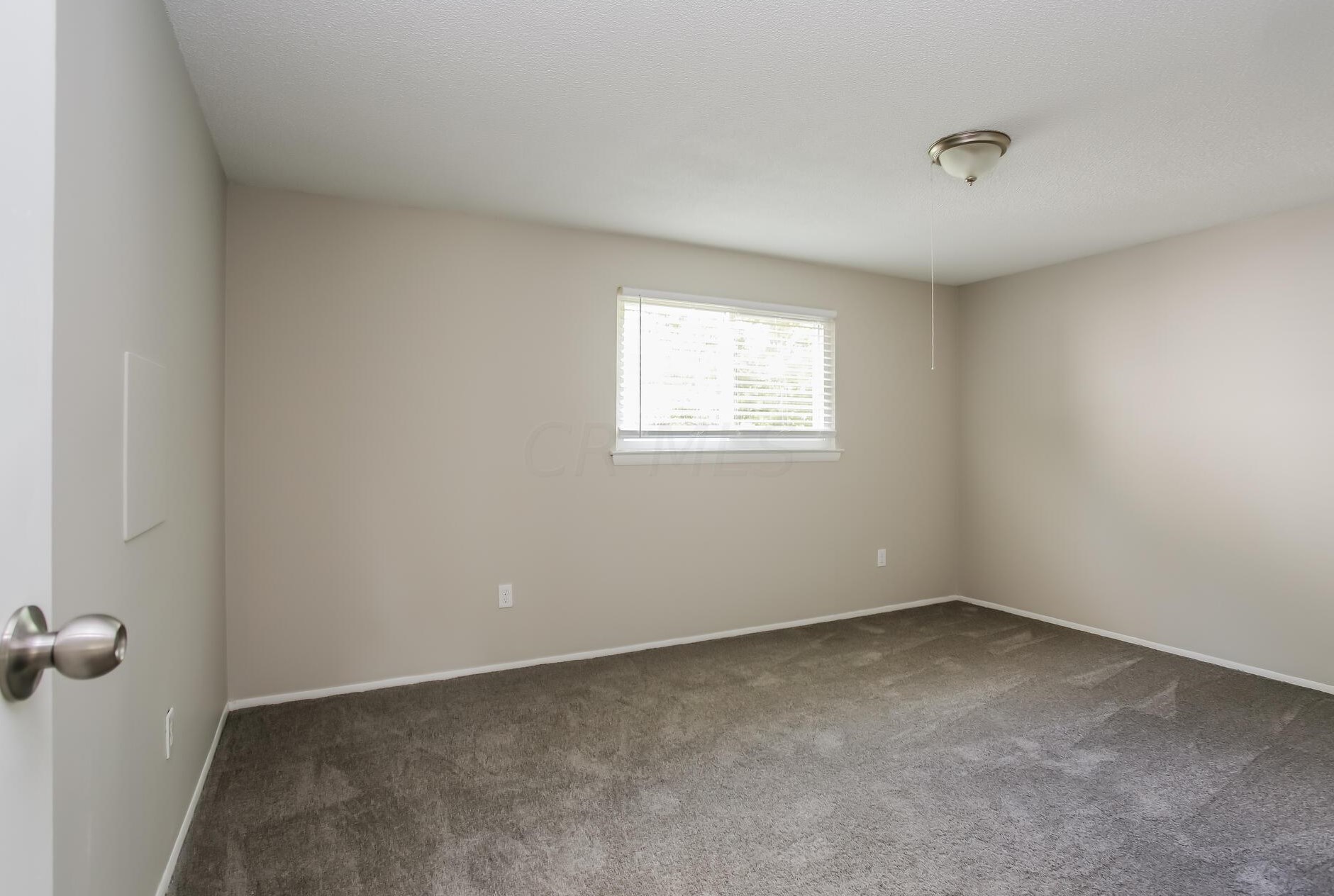 2744 Glenbriar St, Columbus OH  43232-6609 exterior