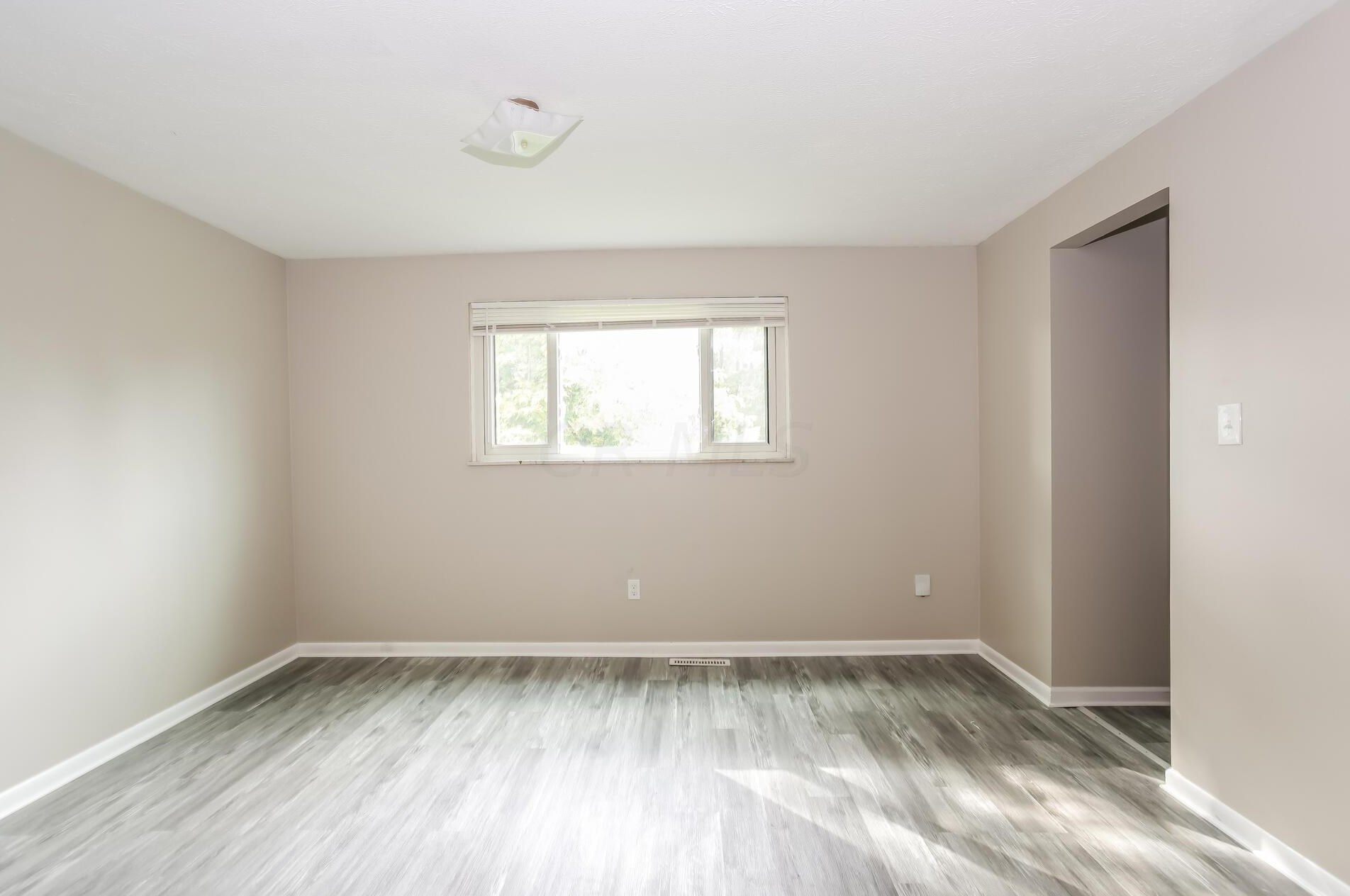 2753 Brownfield Rd, Columbus OH  43232-4614 exterior